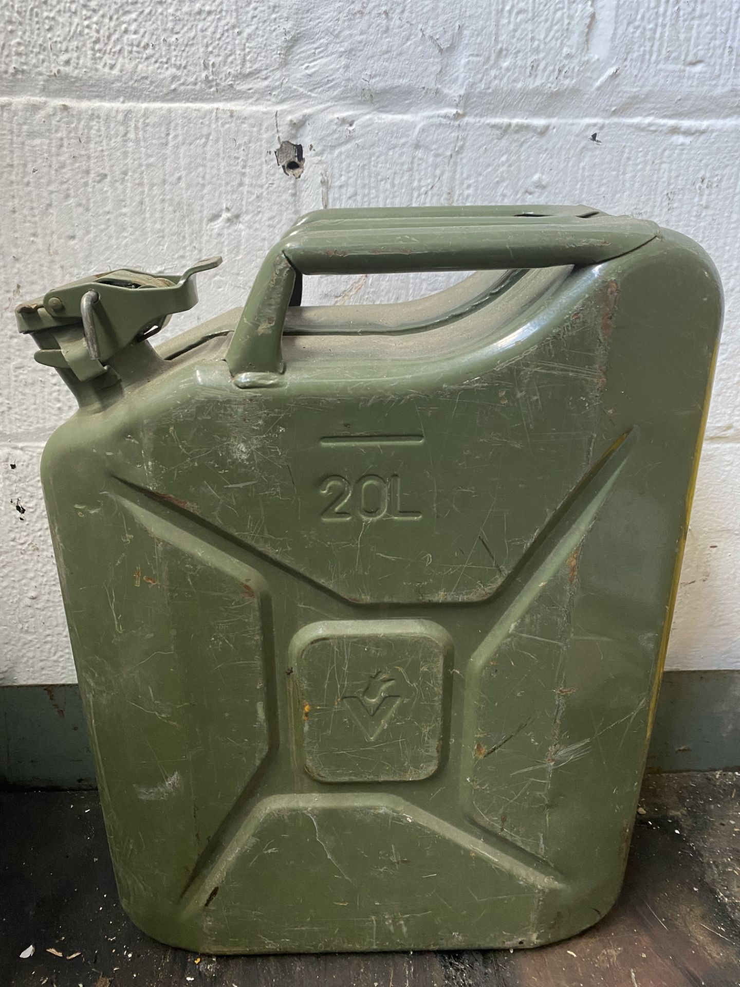 5 x Various Metal/Plastic Jerry Cans - Image 6 of 10