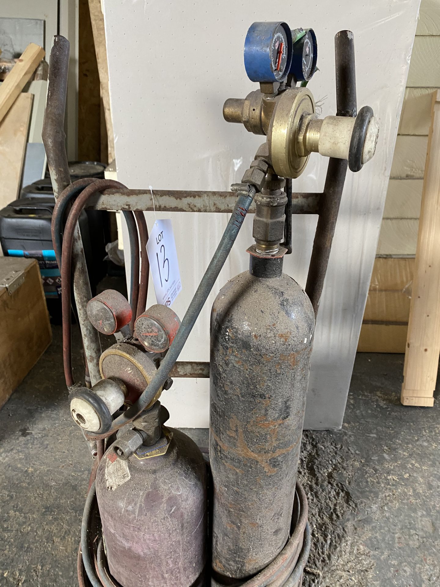 Twin Bottle Oxygen/Acetylene Gas Bottle Trolley w/ Regulators - Image 3 of 5