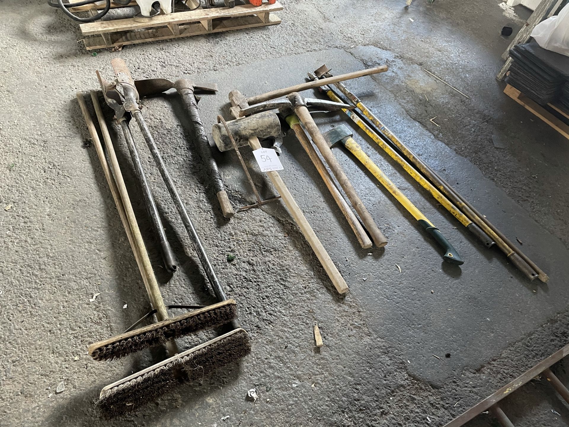 10 x Various Hand Tools/Brushes as per pictures