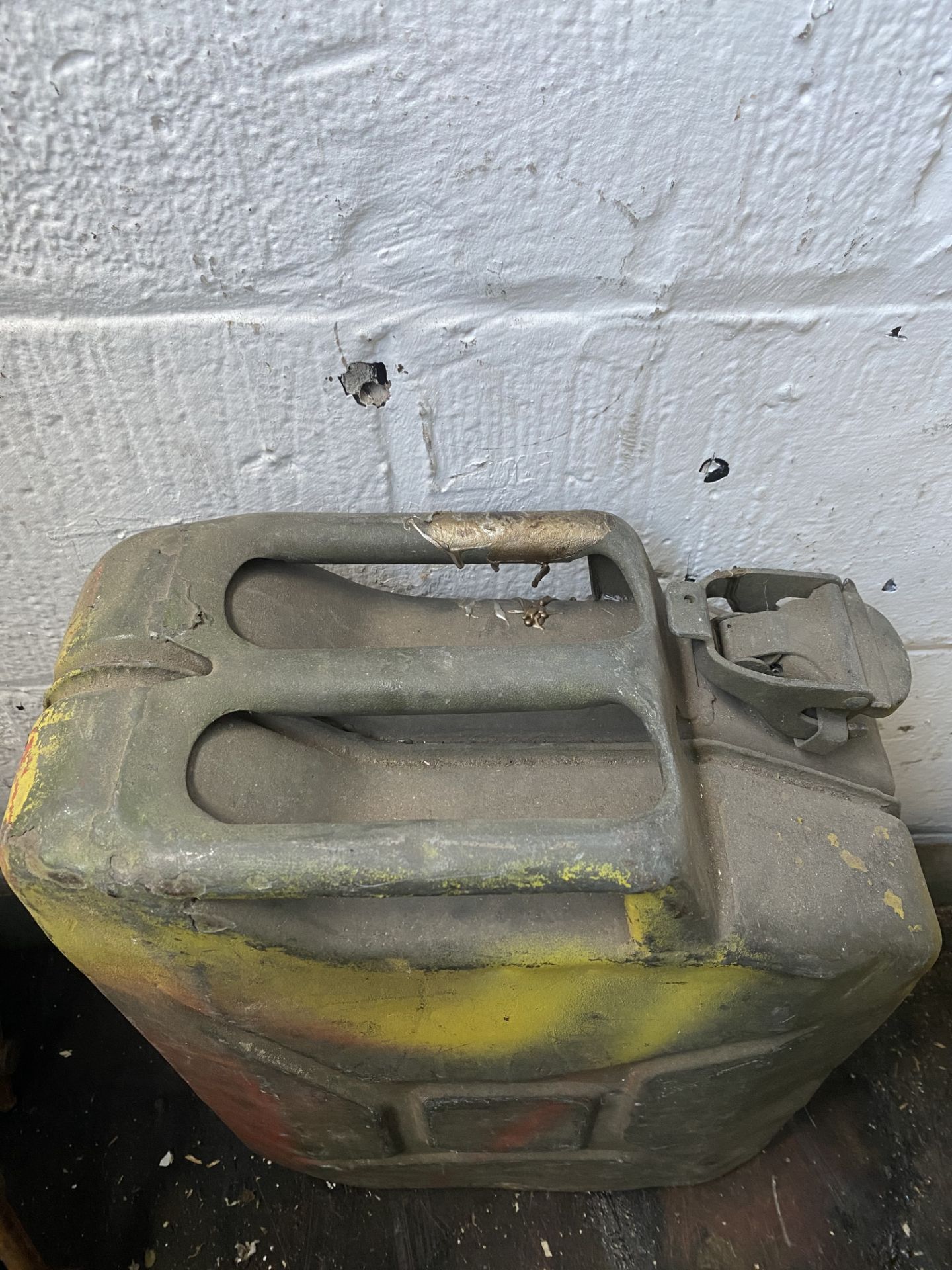 5 x Various Metal/Plastic Jerry Cans - Image 9 of 10