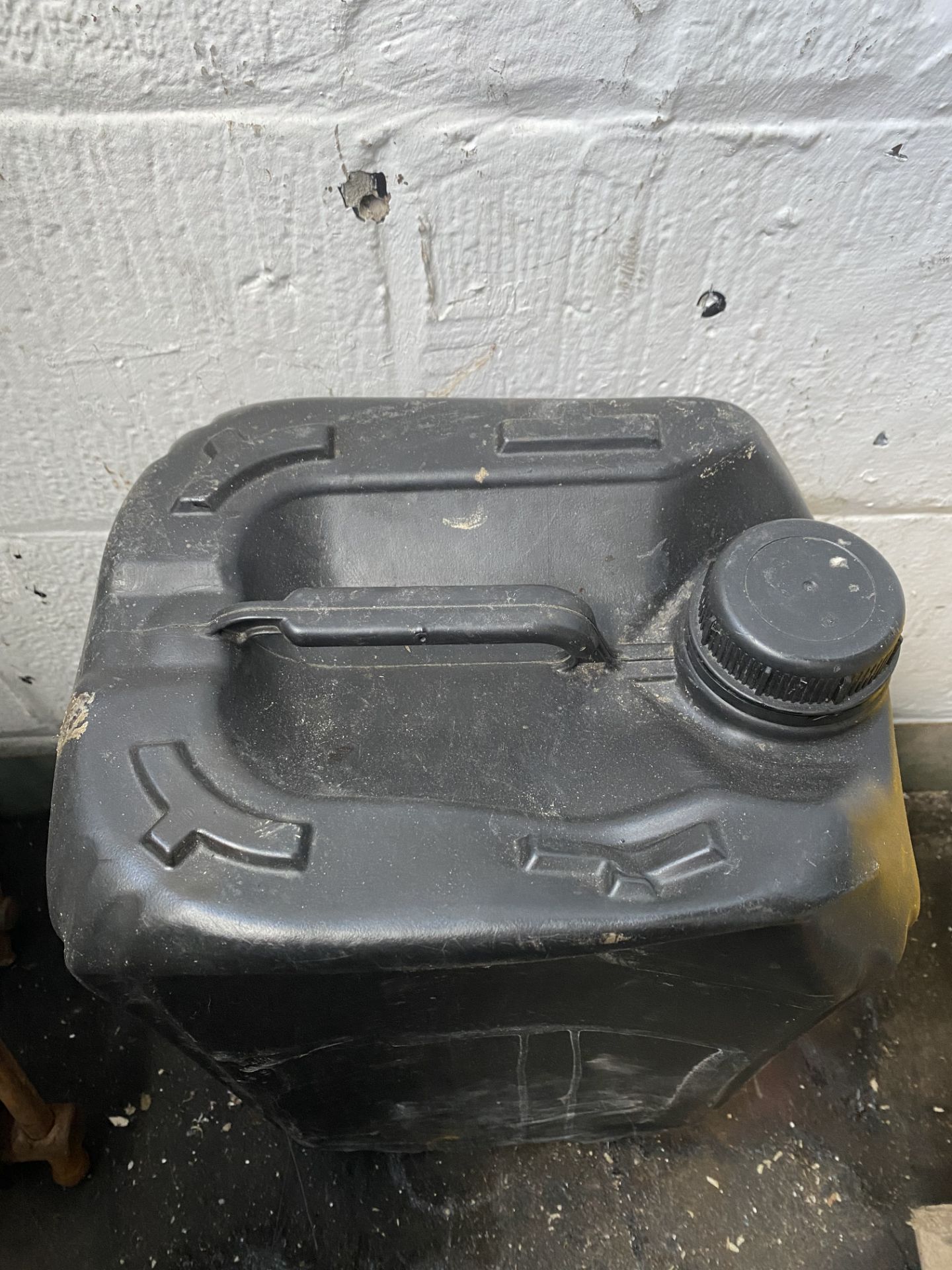 5 x Various Metal/Plastic Jerry Cans - Image 2 of 10