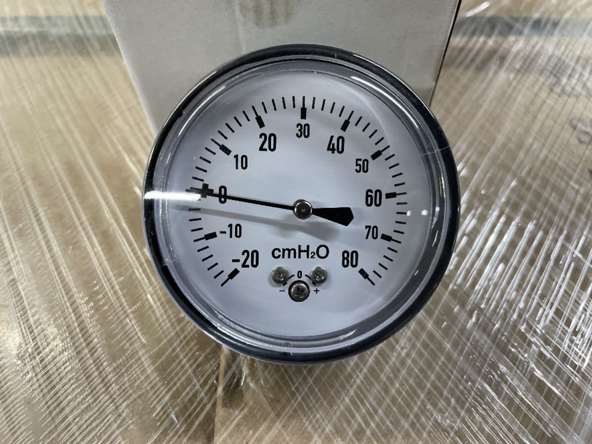 1,800 x 61CAPEVO CMH2O Pressure Gauges | 36 x Boxes of 50