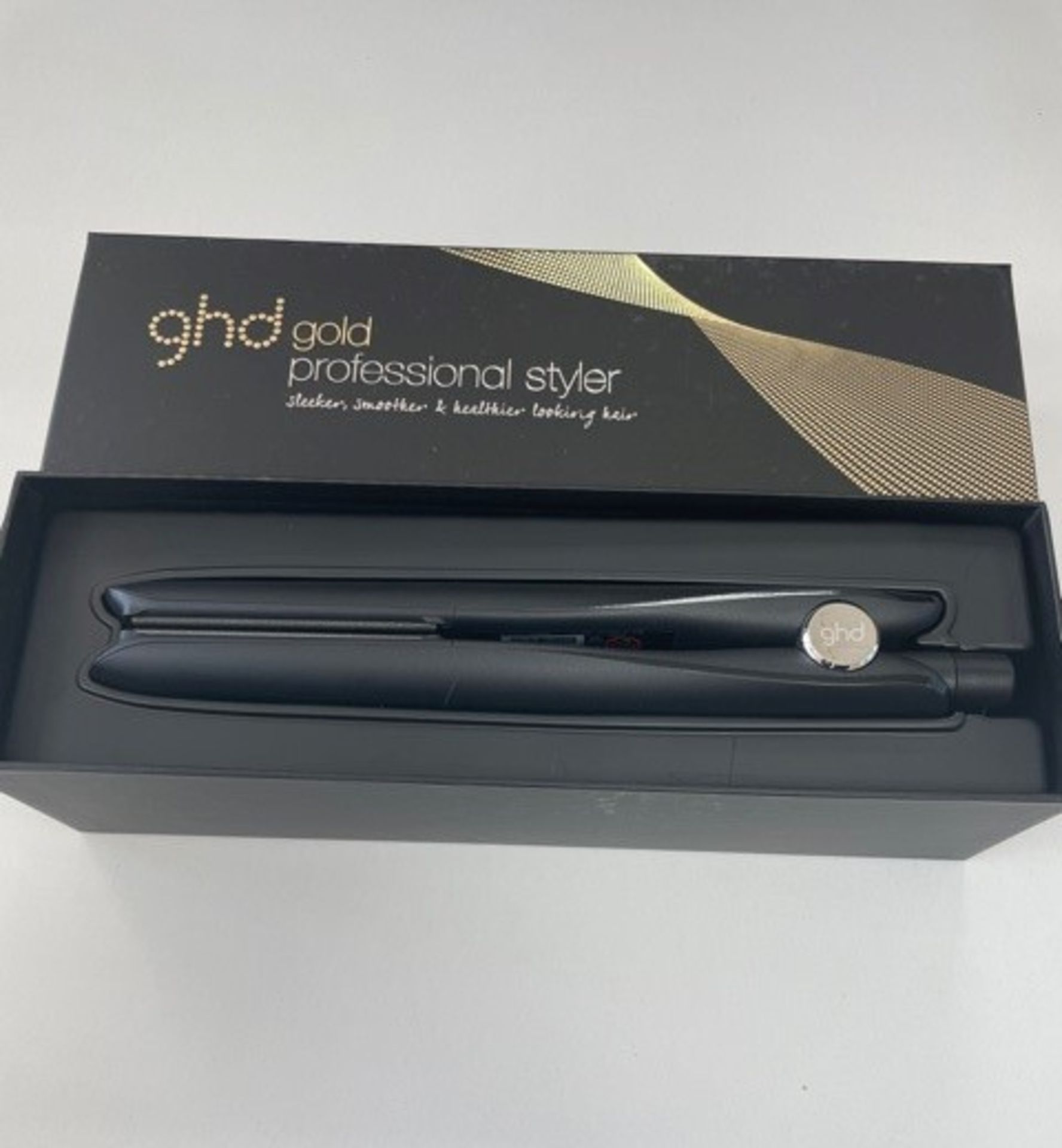 GHD Gold Professional Styler Straighteners | RRP £149 - Image 2 of 4