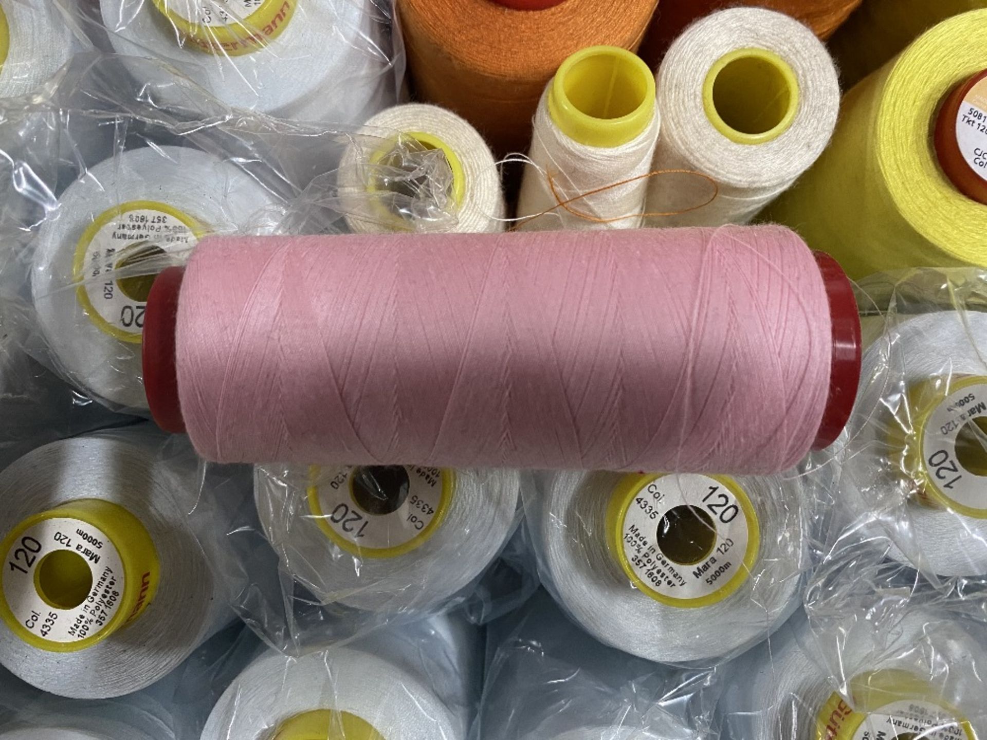 Approximately 225 x Various Colours & Sizes Of Polyester Sewing & Overlocking Thread - Image 8 of 28