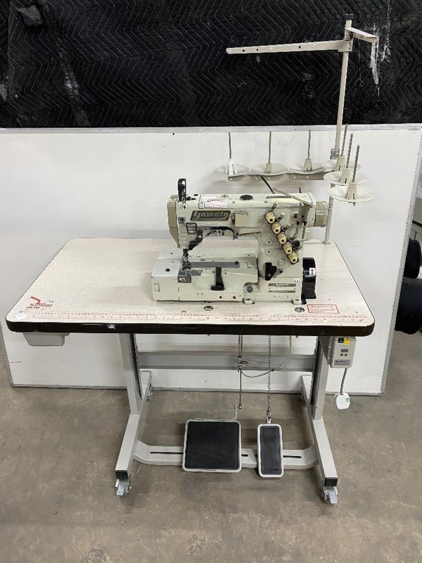 Yamato DA2377 Sewing Machine w/ Stand & Table Top
