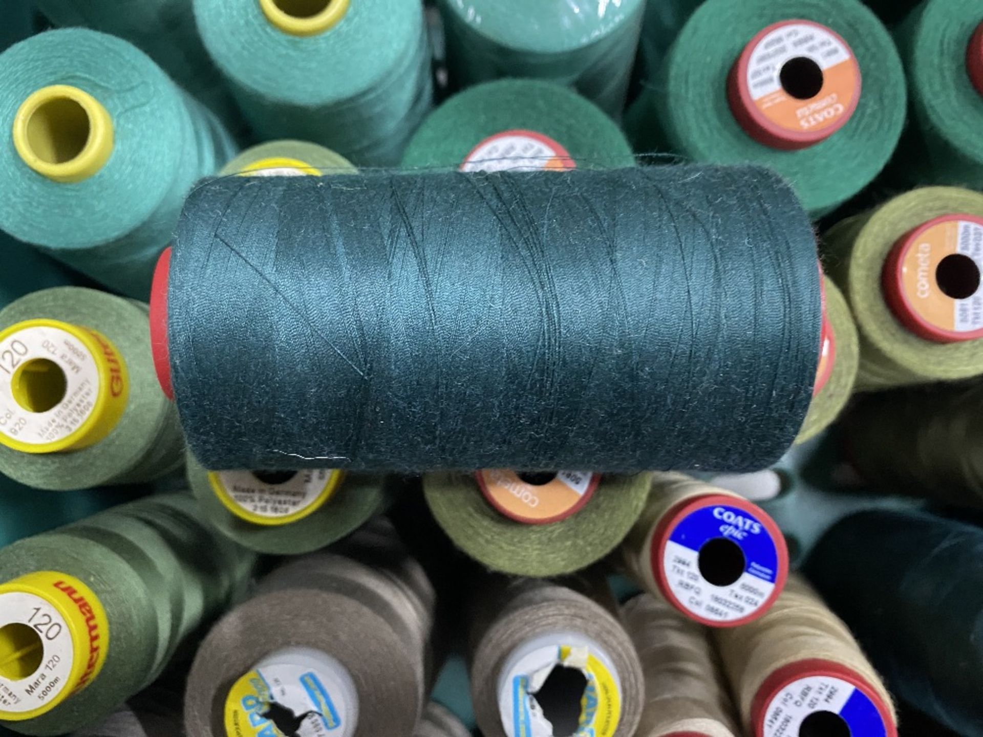 Approximately 225 x Various Colours & Sizes Of Polyester Sewing & Overlocking Thread - Image 19 of 28