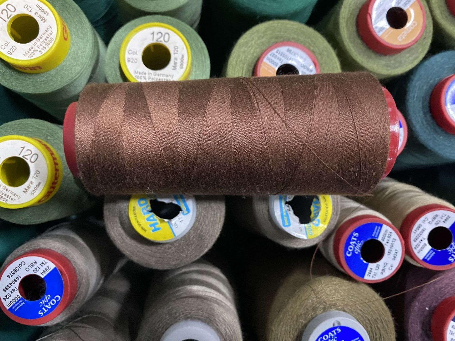 Approximately 225 x Various Colours & Sizes Of Polyester Sewing & Overlocking Thread - Image 21 of 28