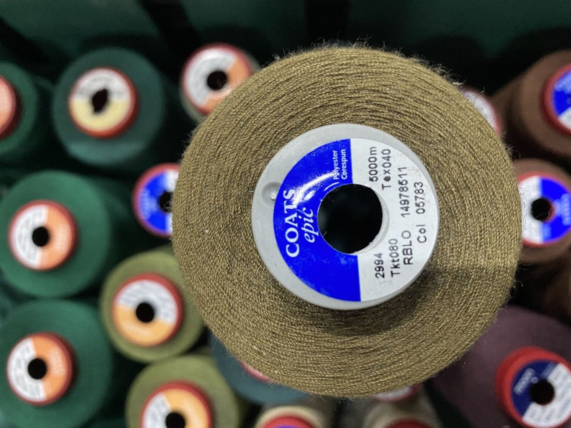 Approximately 225 x Various Colours & Sizes Of Polyester Sewing & Overlocking Thread - Image 17 of 28