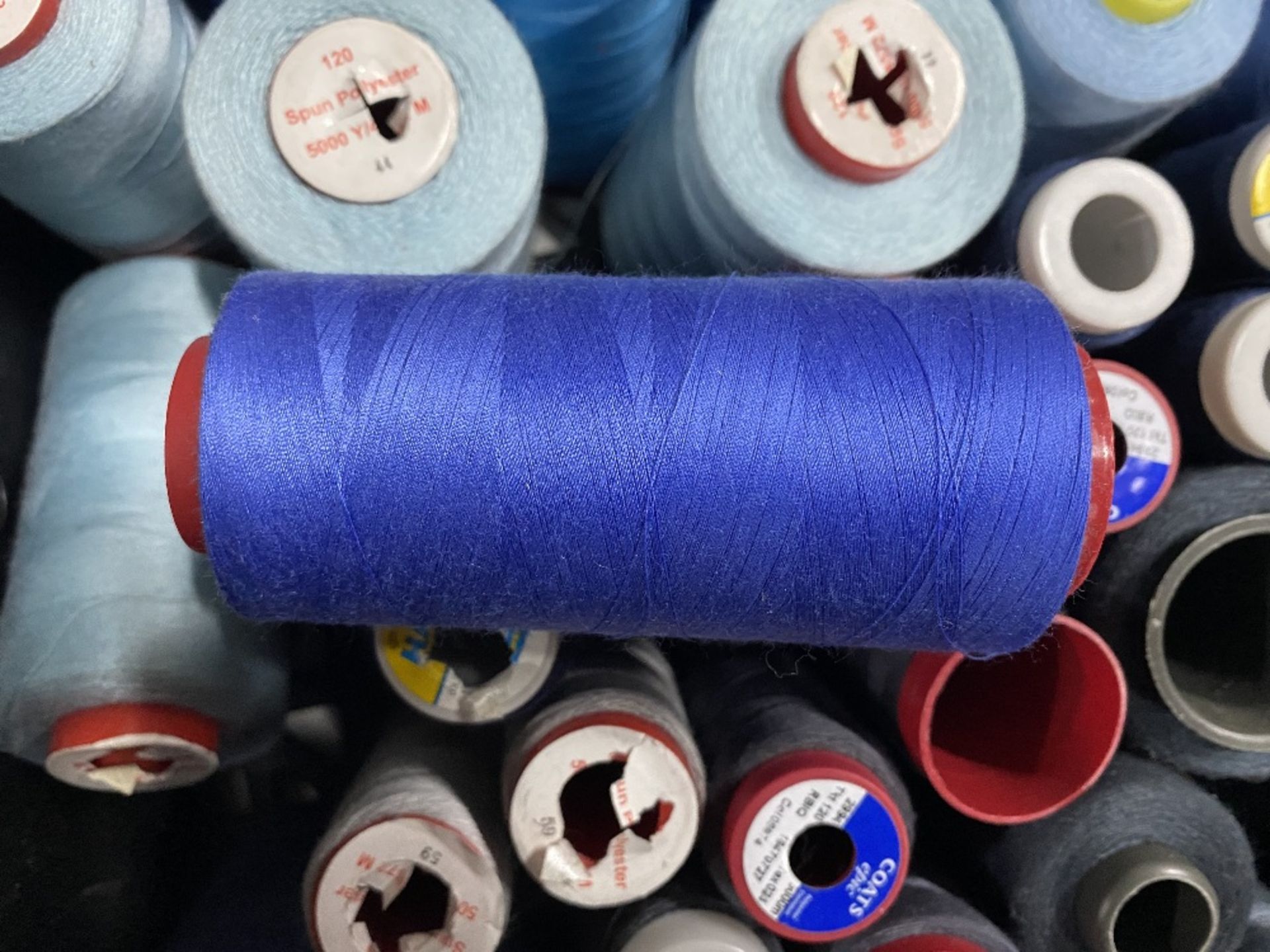 Approximately 225 x Various Colours & Sizes Of Polyester Sewing & Overlocking Thread - Image 11 of 28