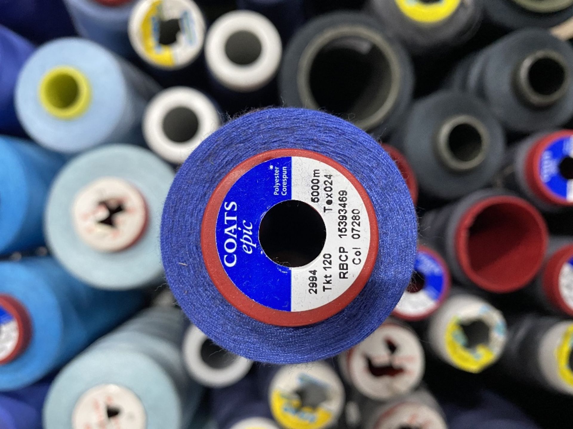 Approximately 225 x Various Colours & Sizes Of Polyester Sewing & Overlocking Thread - Image 10 of 28