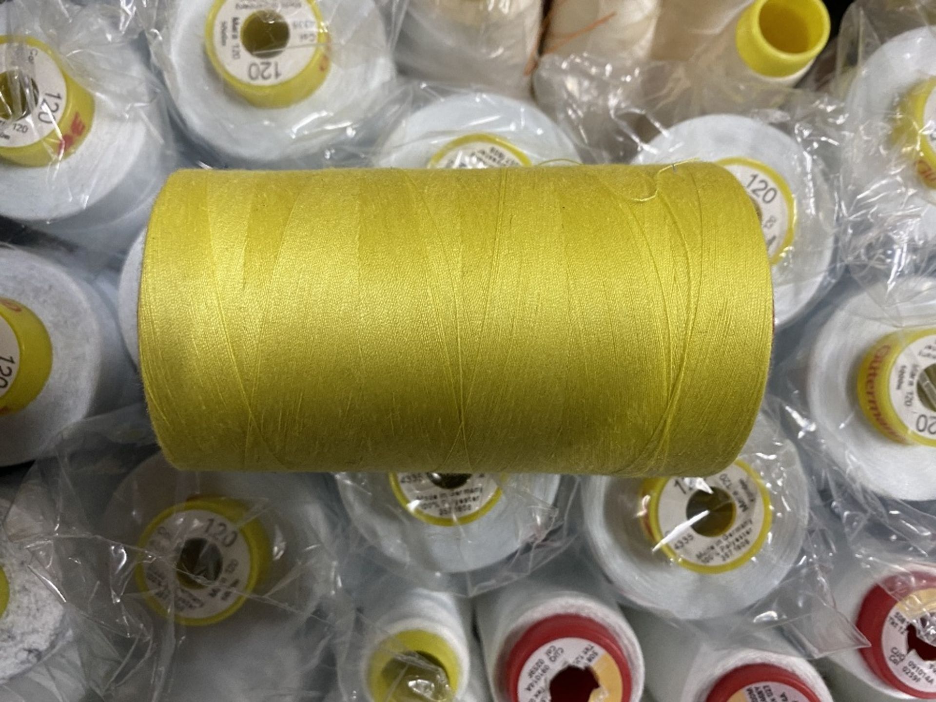 Approximately 225 x Various Colours & Sizes Of Polyester Sewing & Overlocking Thread - Image 6 of 28