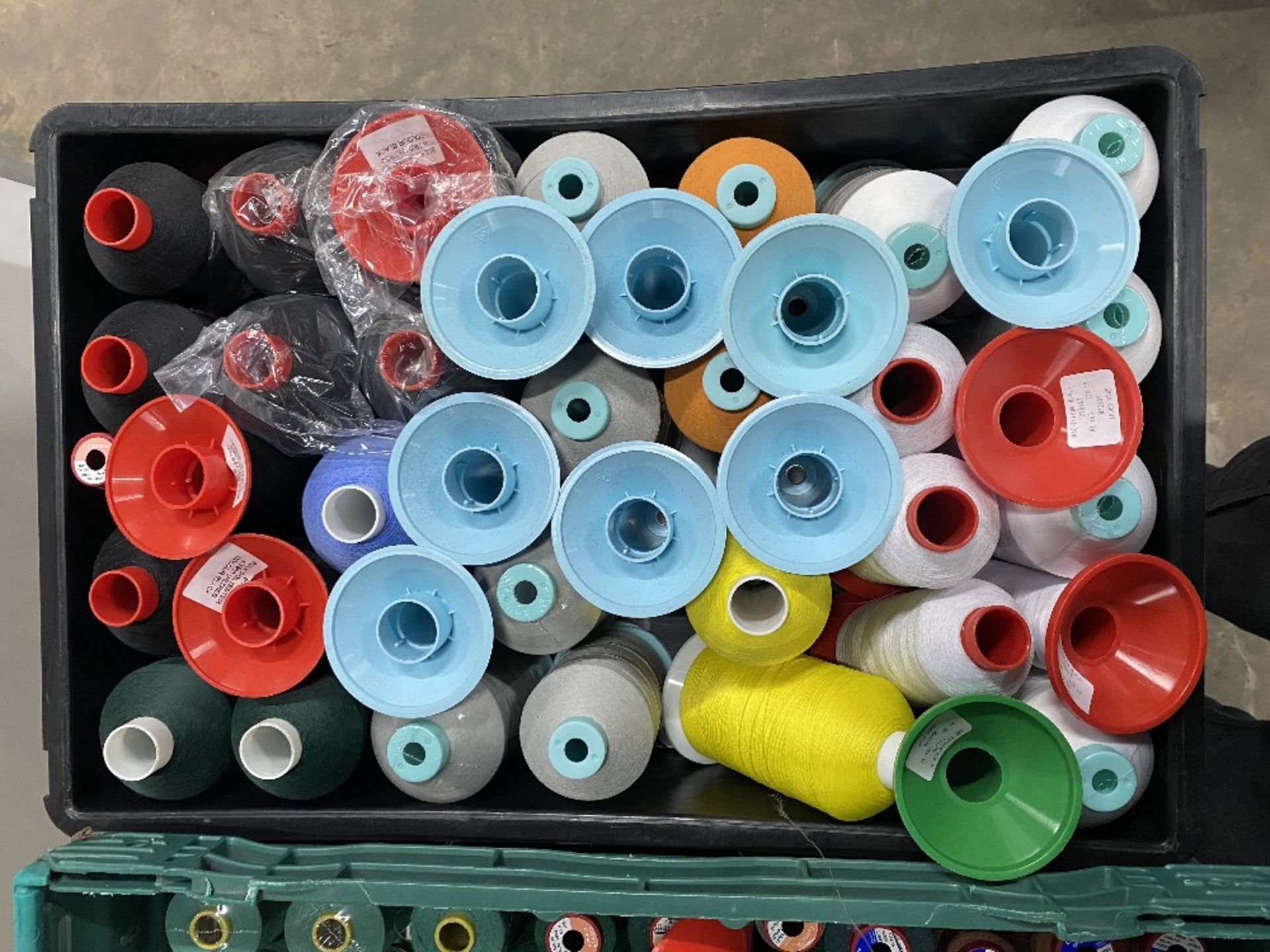 Approximately 225 x Various Colours & Sizes Of Polyester Sewing & Overlocking Thread - Image 22 of 28