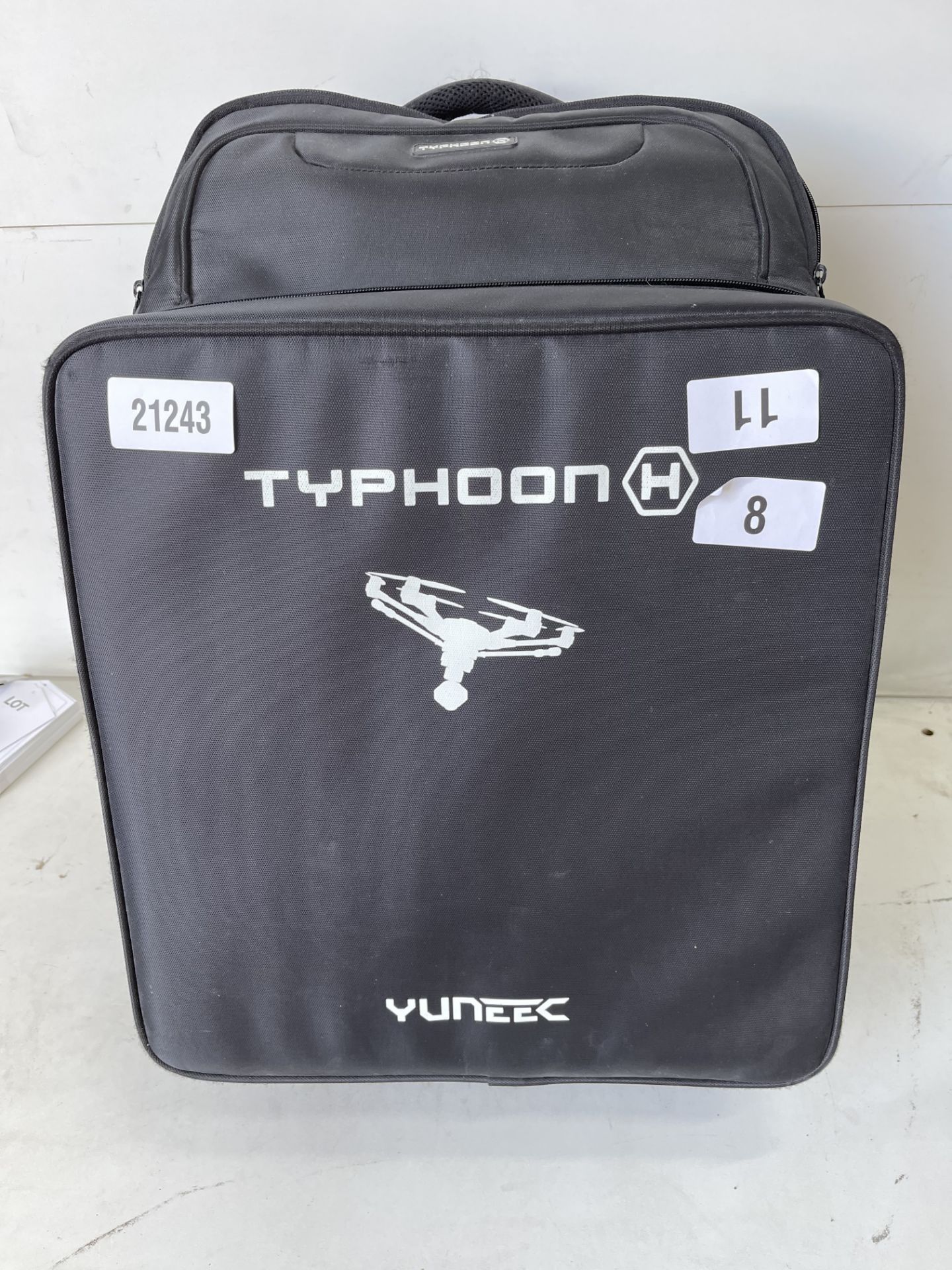 Yuneec H520 drone YOM 2019 and accessories as listed - Image 2 of 39