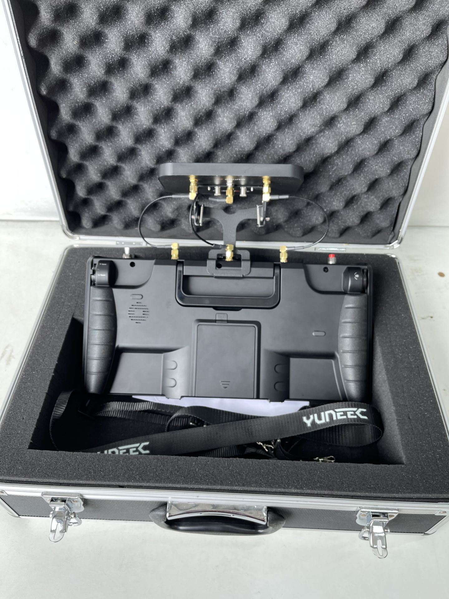 Yuneec H520 drone YOM 2019 and accessories as listed - Image 19 of 39