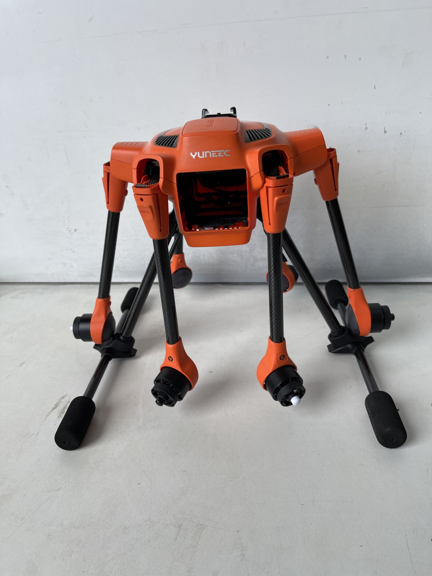 Yuneec H520 drone YOM 2019 and accessories as listed - Image 9 of 39