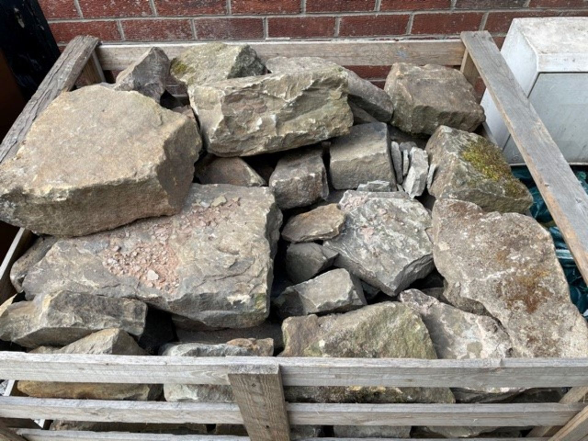 Pallet Crate of Walling Stone - As Pictured - NO VAT ON HAMMER - Image 2 of 2