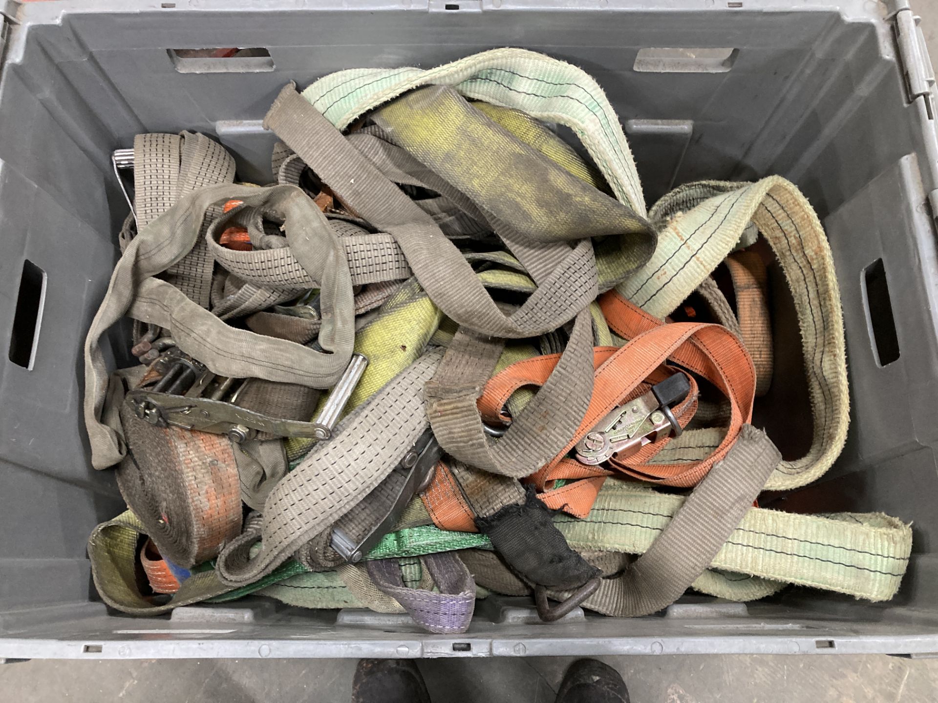 Various Lifting Equipment As Pictured | Straps | Rope | Shackles - Image 4 of 6