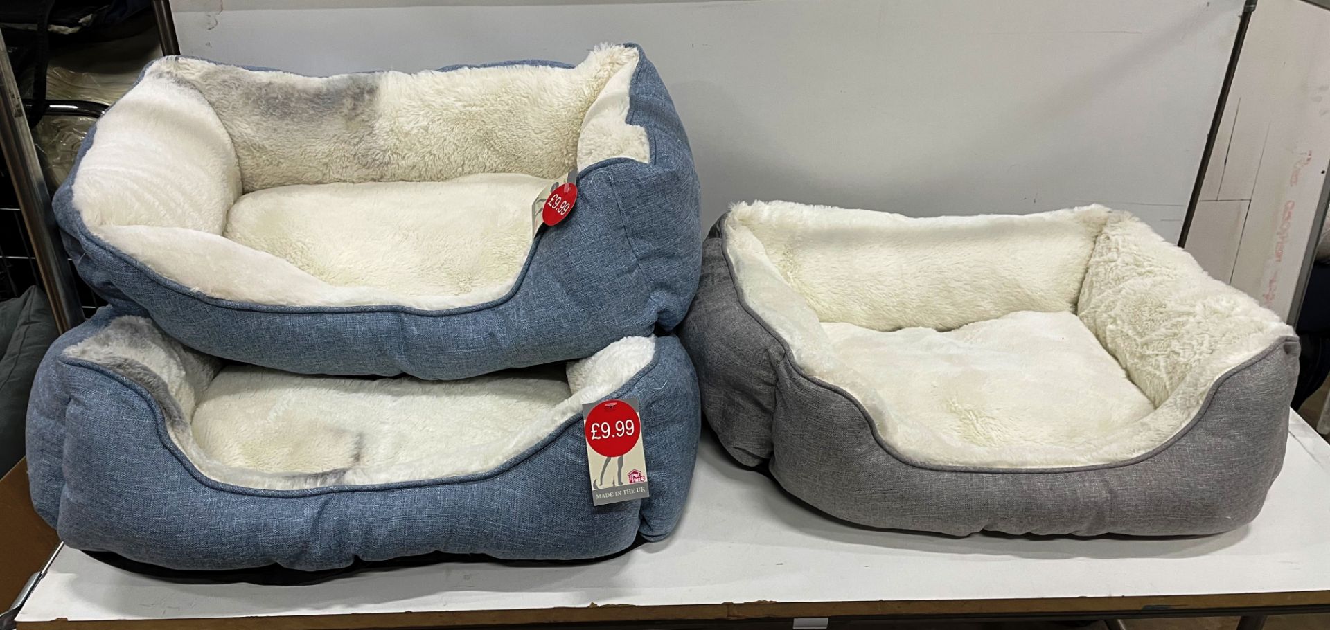 21 x Various Pet Beds - Good Stock/Samples/Faulty/Unfinished - As Pictured - Image 2 of 10