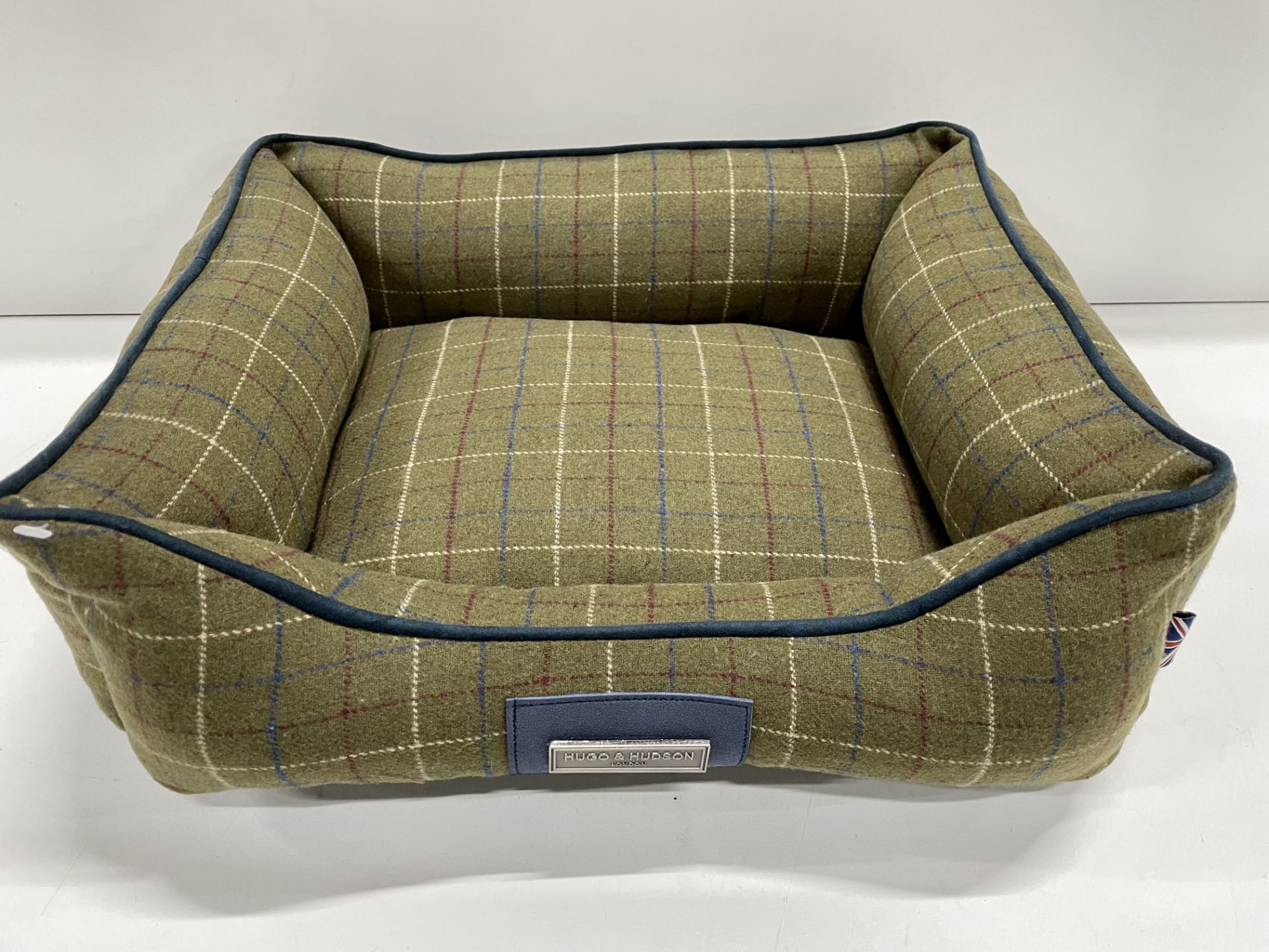 Hugo & Hudson S Checked Tweed Pet Bed - Dark Green - RRP£59.99