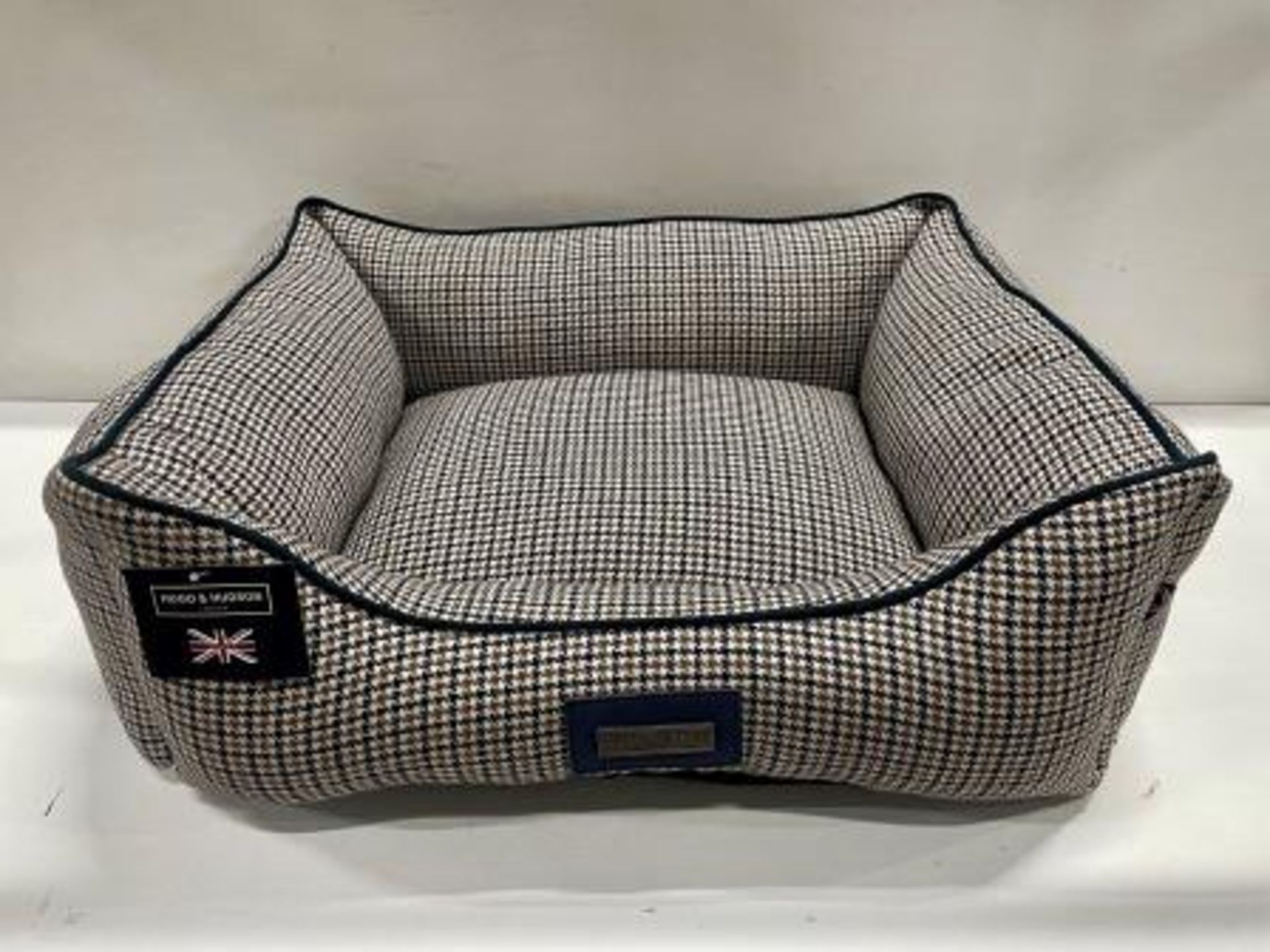 Hugo & Hudson M Tweed Pet Bed - Navy/Brown - RRP£59.99