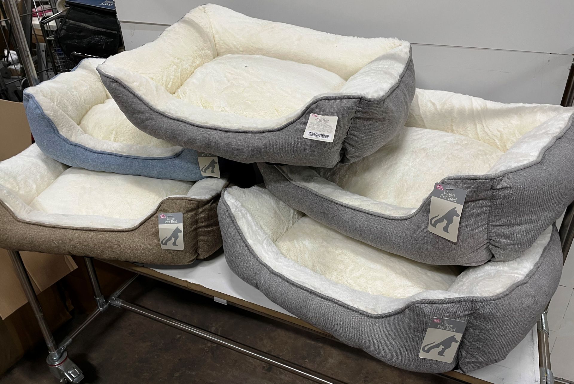 21 x Various Pet Beds - Good Stock/Samples/Faulty/Unfinished - As Pictured - Image 10 of 10