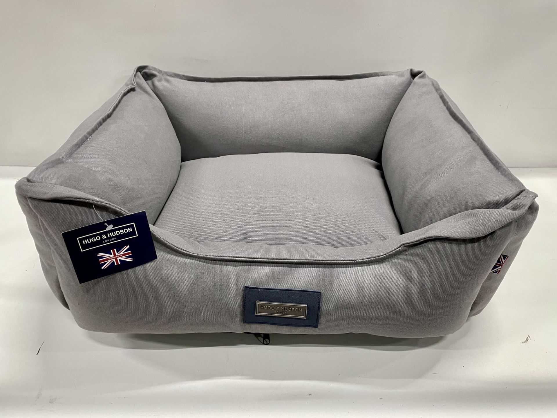Hugo & Hudson M Pet Bed - Grey - RRP£59.99