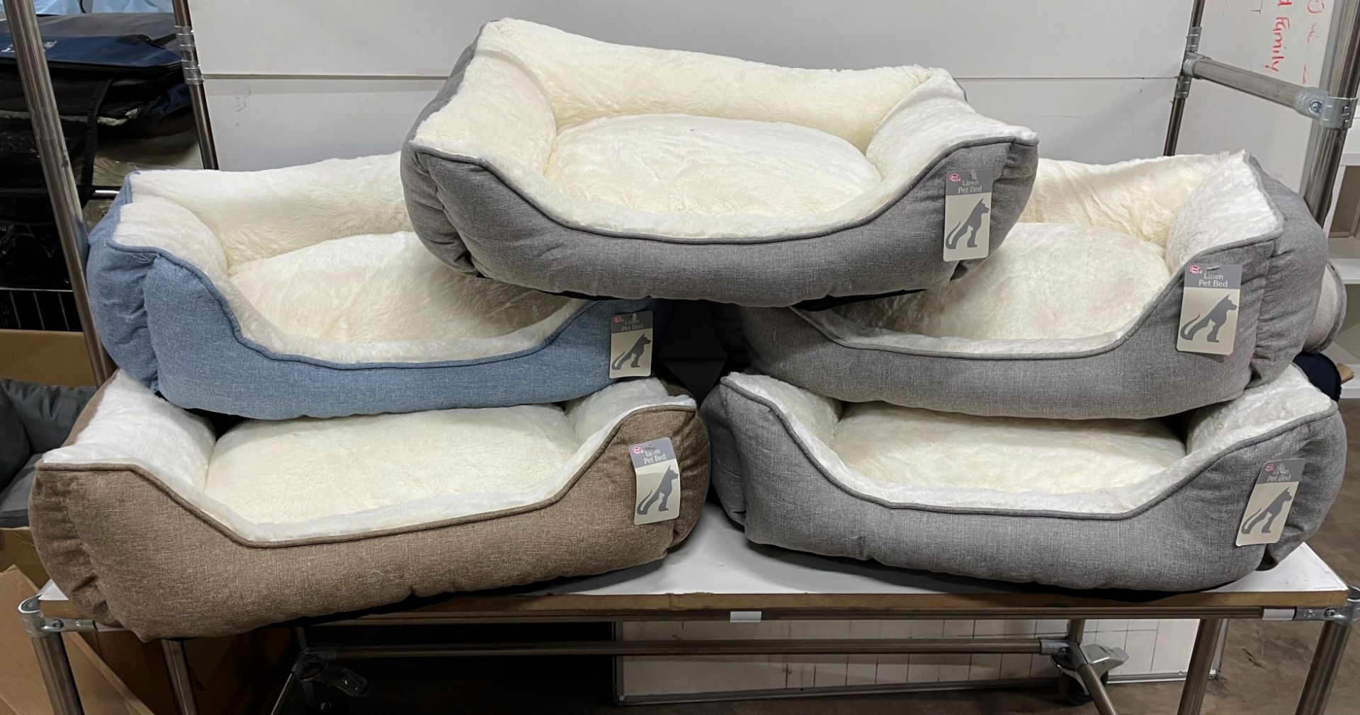 21 x Various Pet Beds - Good Stock/Samples/Faulty/Unfinished - As Pictured - Image 7 of 10