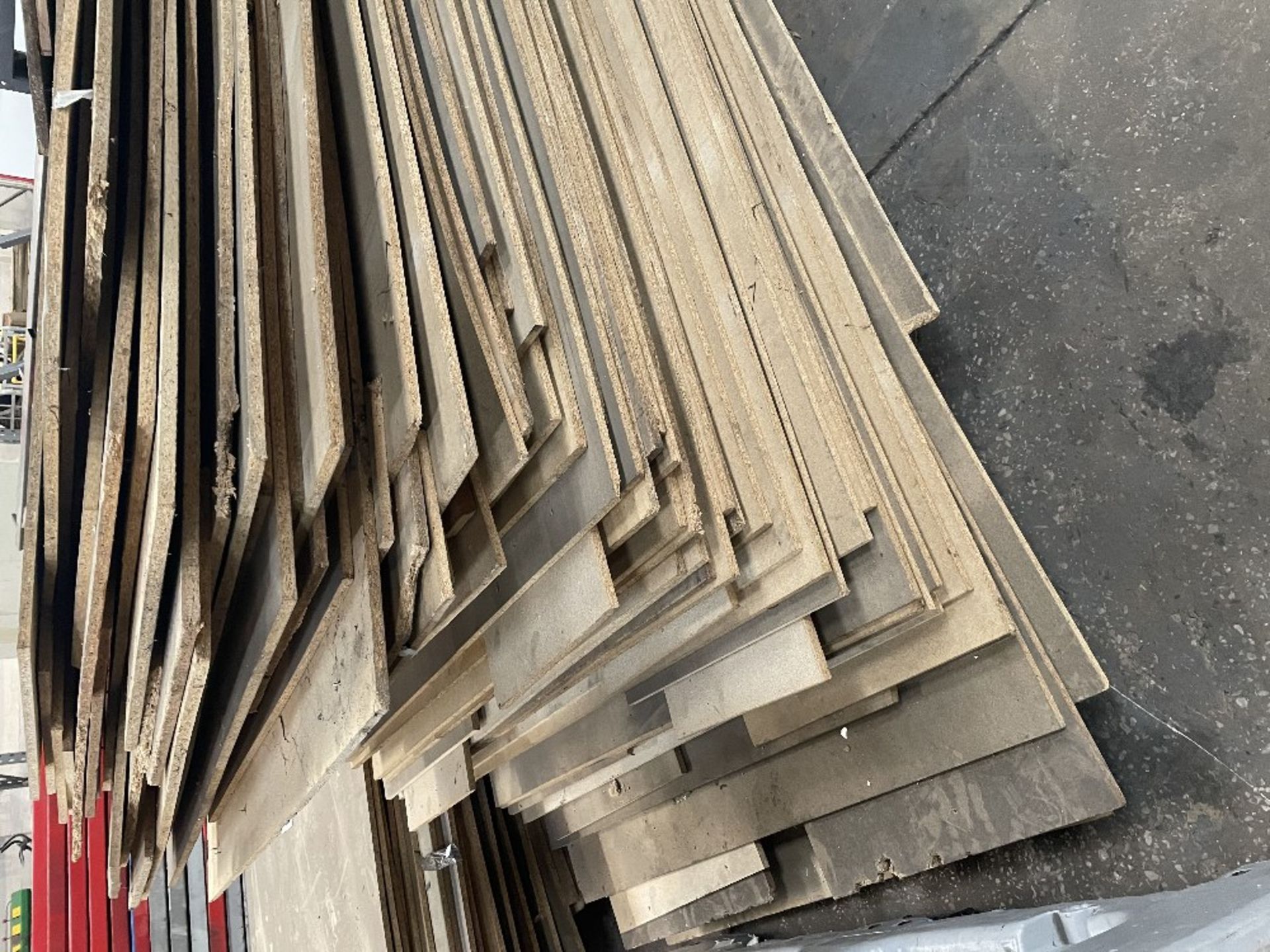 Approximately 100 x Assorted Multi-Purpose Chipboard Panels - see description for further details - Image 3 of 3