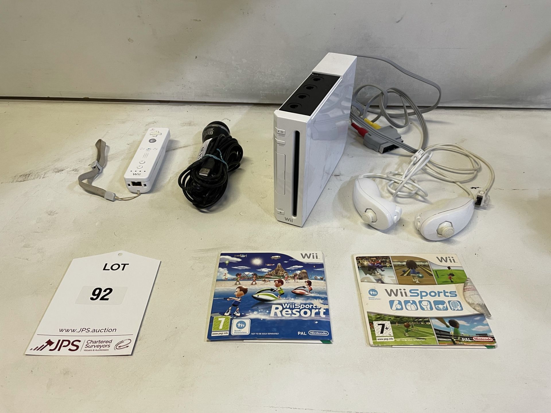 Nintendo Wii Games Console w/ Remote, Nunchuks & 2 x Games
