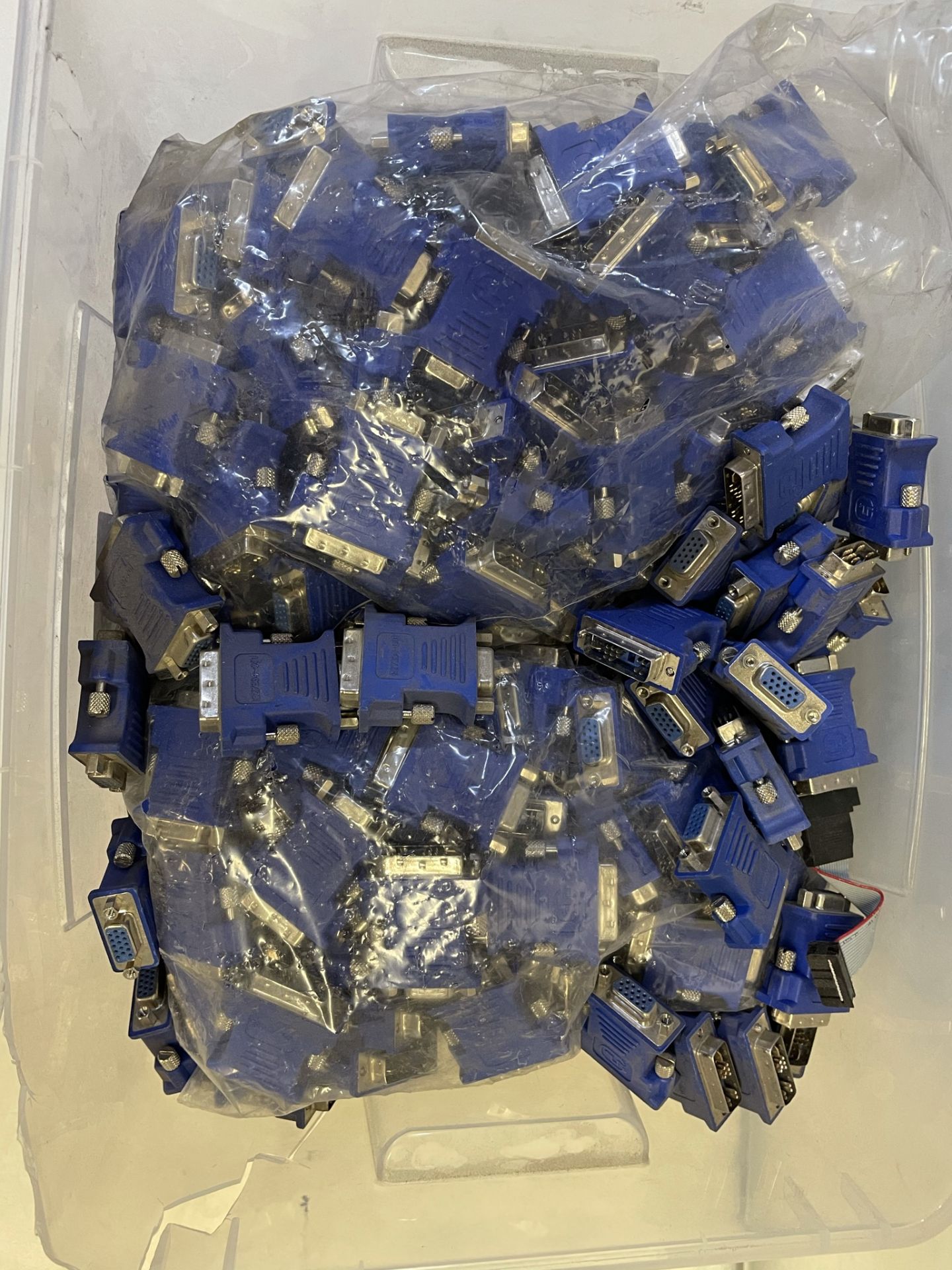 Quantity of VGA Computer Monitor Connectors - Image 4 of 5