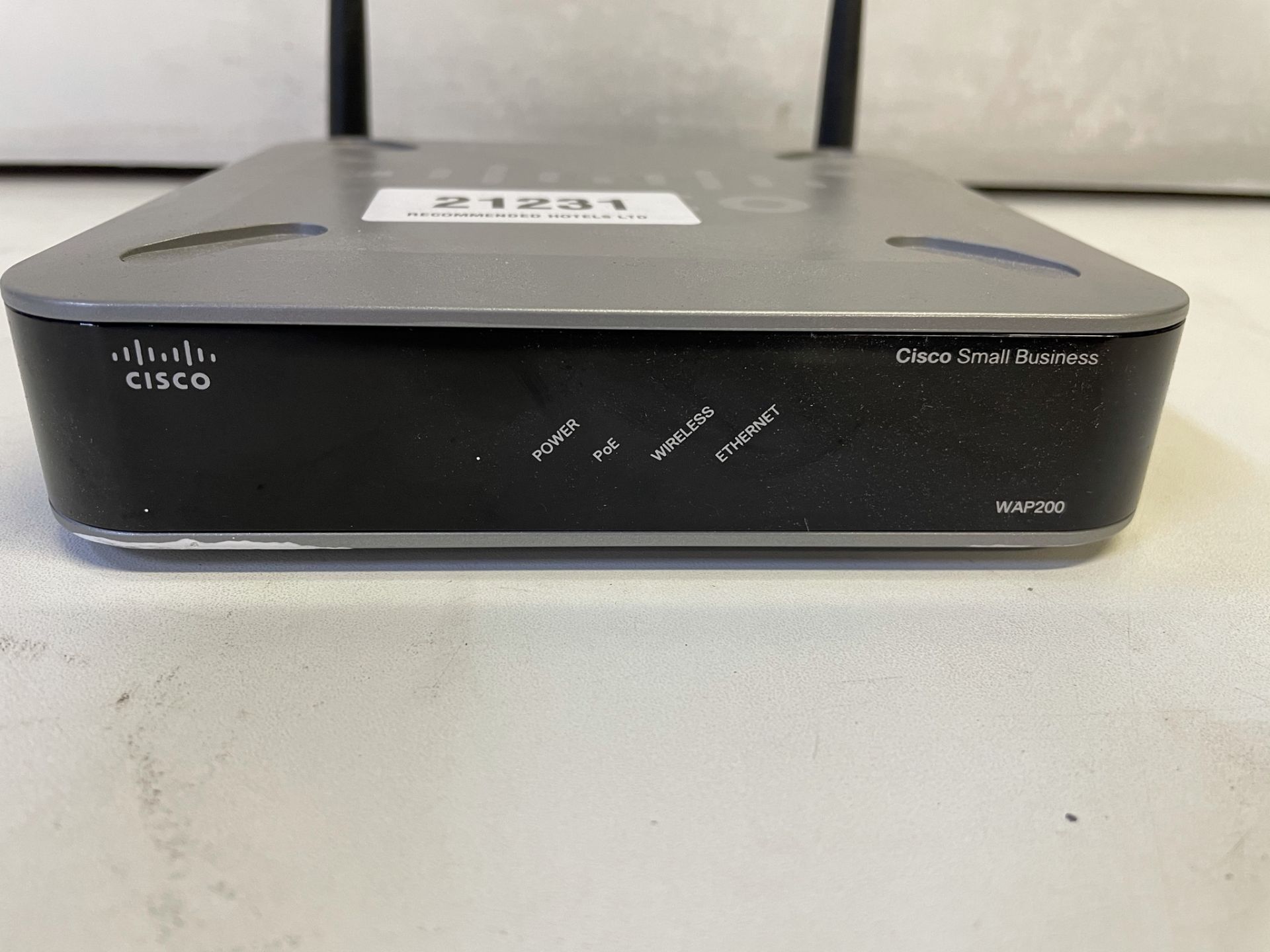 Cisco WAP200 Small Business Wireless Access Point/Rangebooster - Image 4 of 5