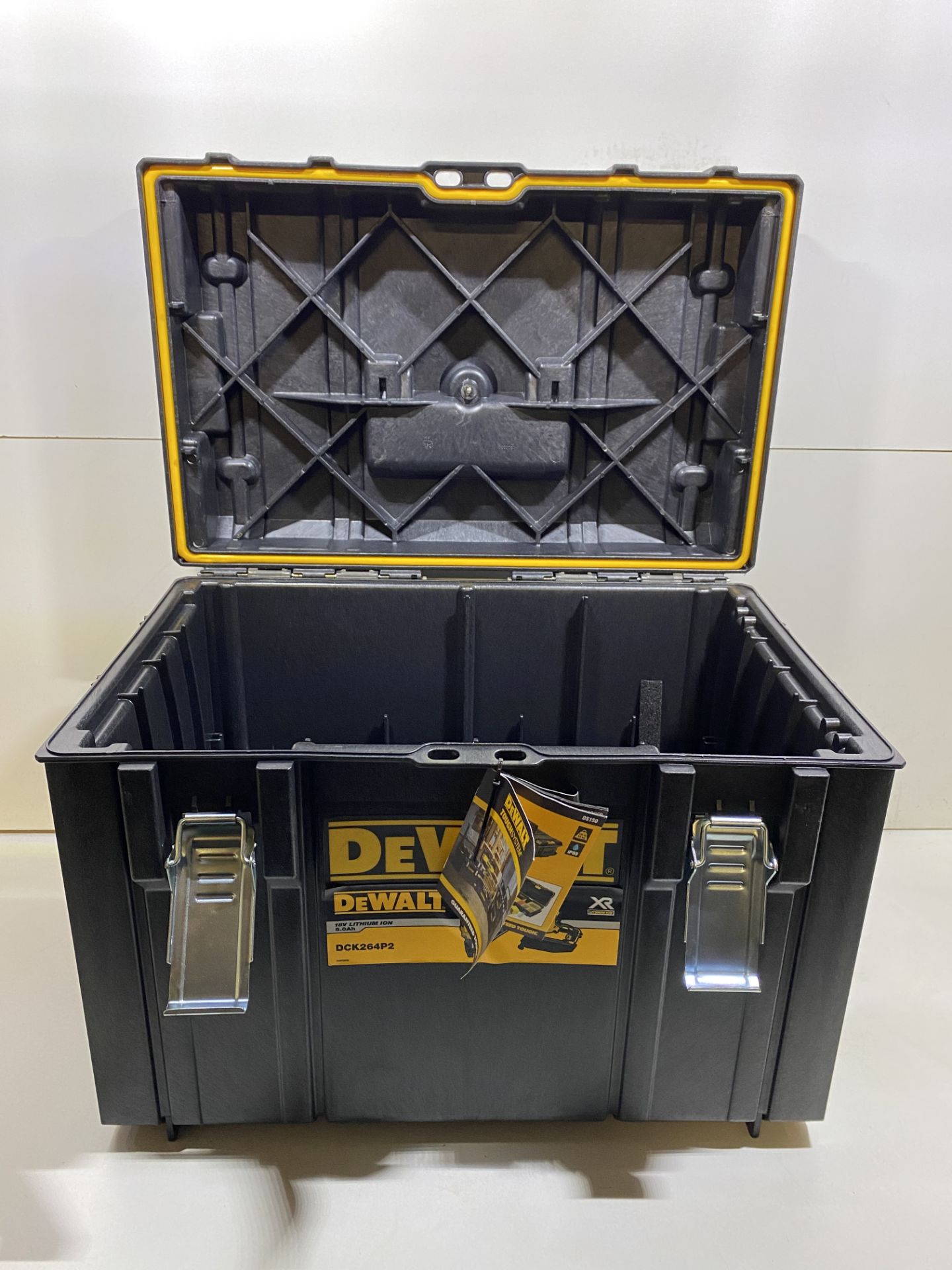 DEWALT DCK264P2 18V XR Brushless Nail Gun Twin Kit T-STACK | Case Only! | Nail Guns Not Included - Image 3 of 4