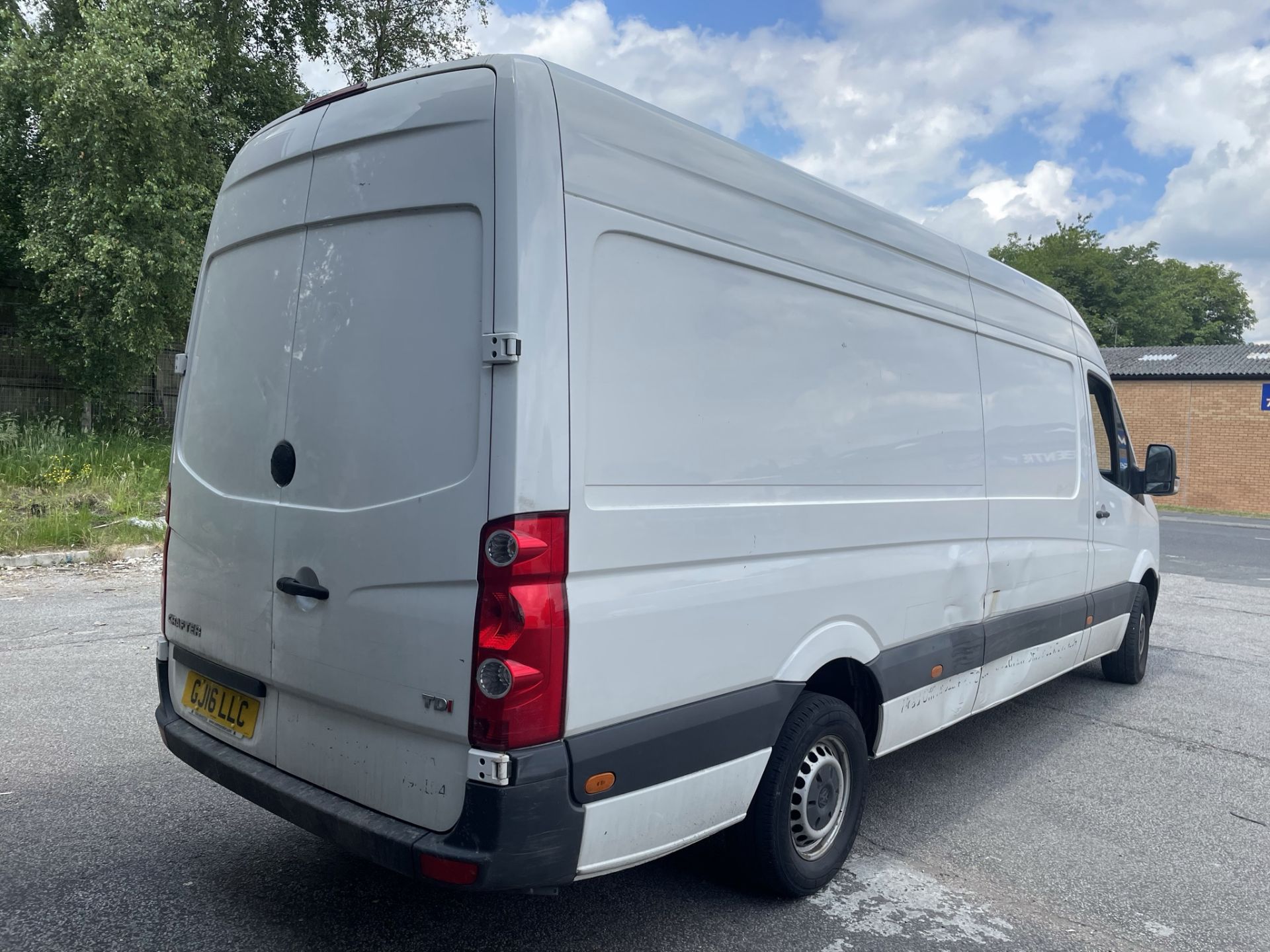 Volkswagen Crafter CR35 Startline TD | Reg: GJ16 LLA | Mileage: 76,262 - Image 5 of 14