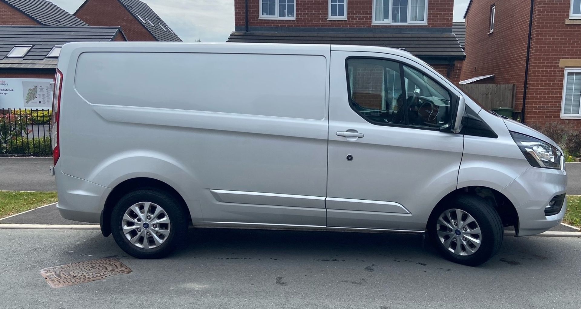 Ford Transit Custom 300 L1 Diesel FWD | Reg: MT19 ORC | Milege: 21,748 - Image 2 of 10