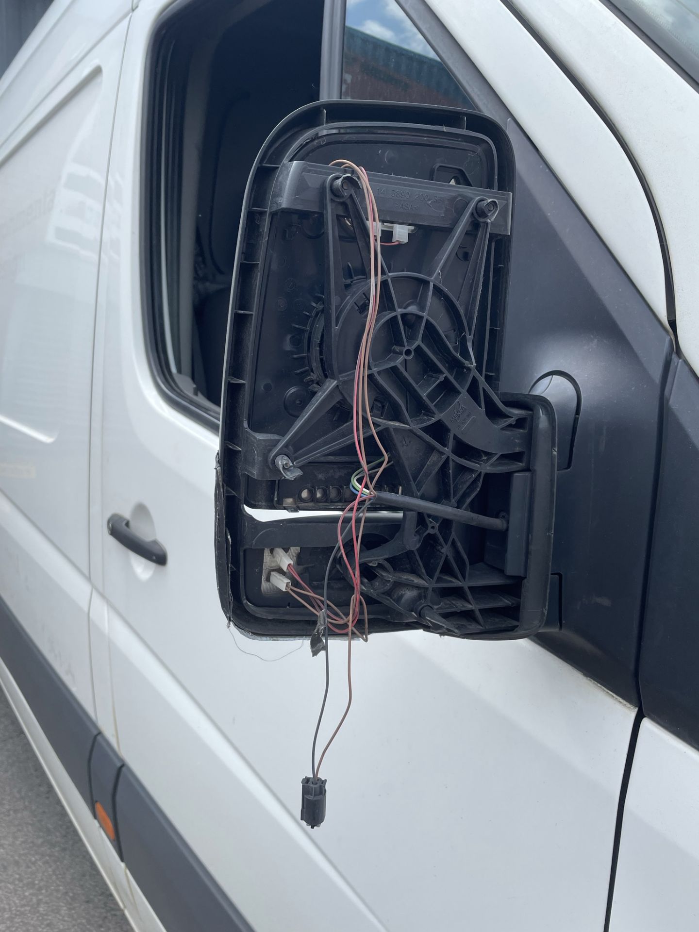 Volkswagen Crafter CR35 TD | Reg: YD64 DUH | Mileage: 130,788 - Image 4 of 21