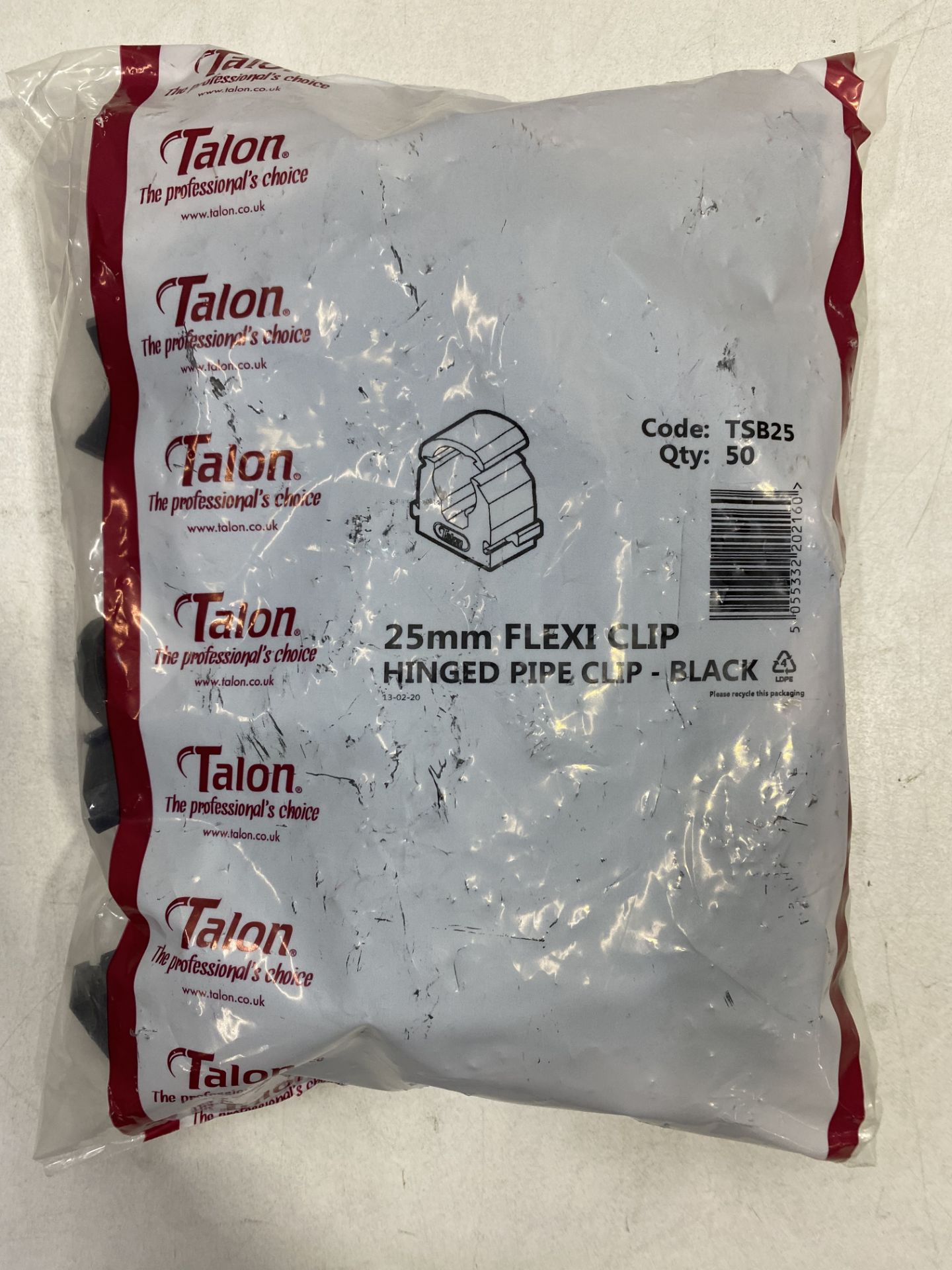 Approximately 5,000 x Talon TSB25 25mm Plastic Flexi Hinged Pipe Clips