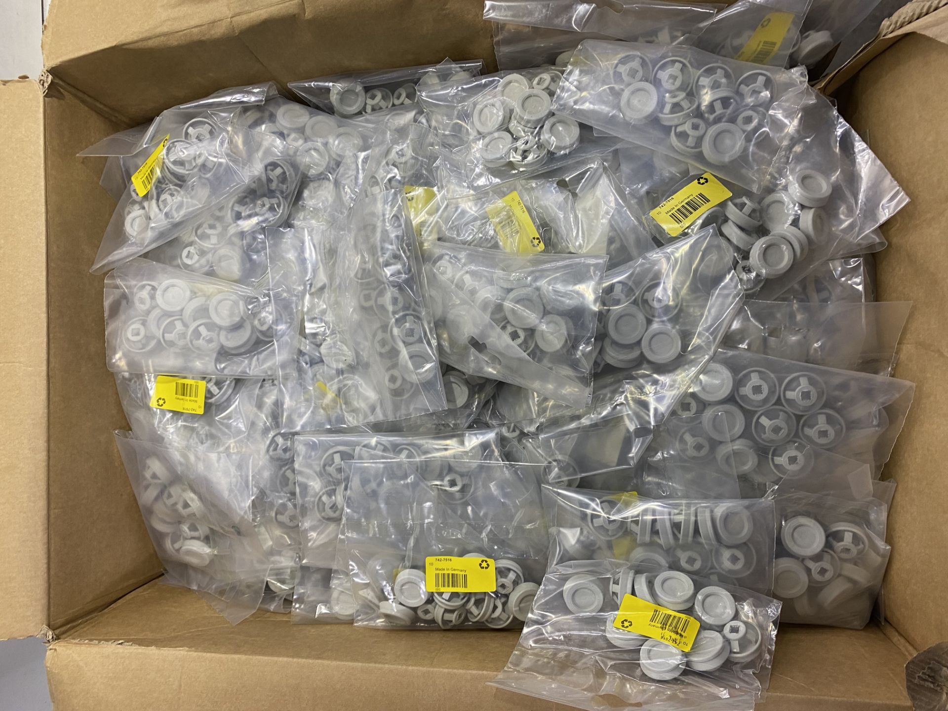 Approximately 5,900 x WISKA Grey Polypropylene Thermoplastic 20mm Round Cable Grommets - Image 2 of 3