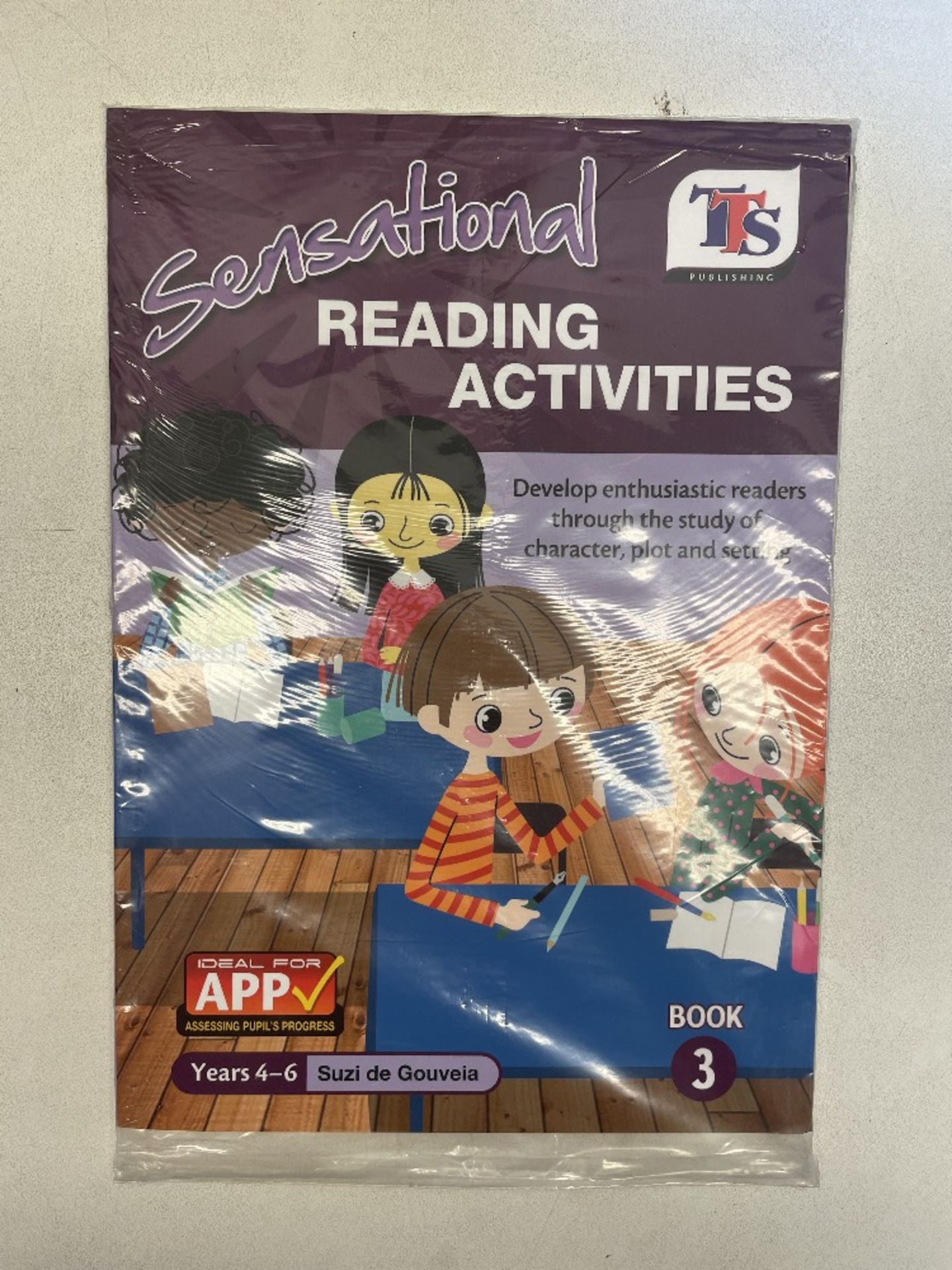 Approximately 30 x TTS Publishing PB00046 'Sensational Reading Activities' Years 4-6 Textbooks