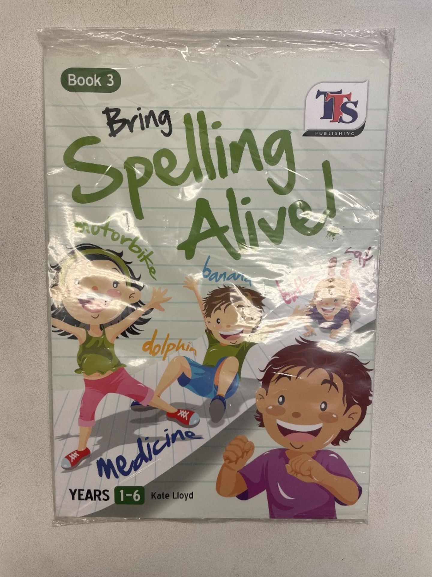 Approximately 50 x TTS Publishing PB00190 Years 1-6 'Bring Spelling Alive' Book 3 Textbooks