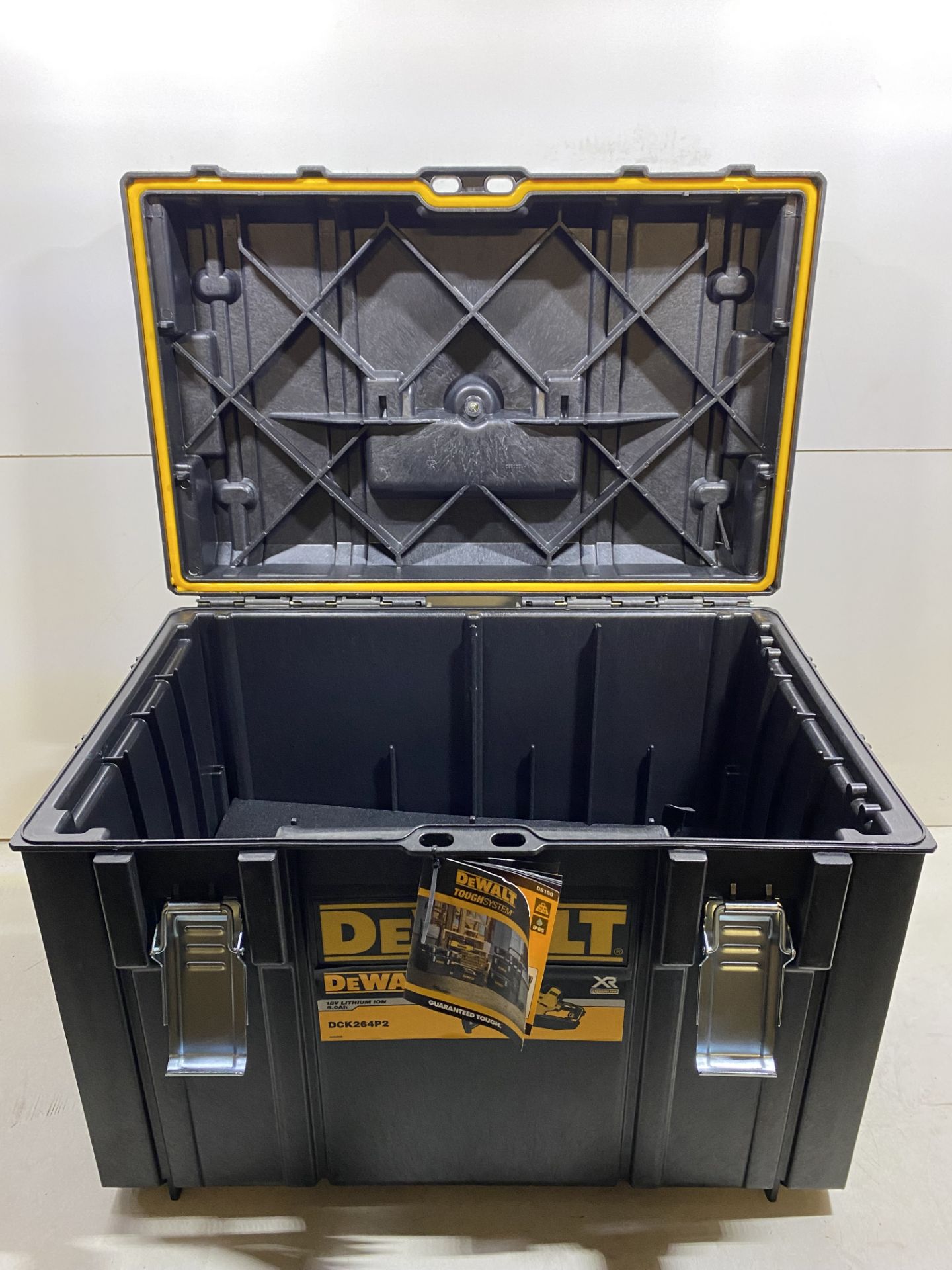 DEWALT DCK264P2 18V XR Brushless Nail Gun Twin Kit T-STACK | Case Only! | Nail Guns Not Included - Image 3 of 4