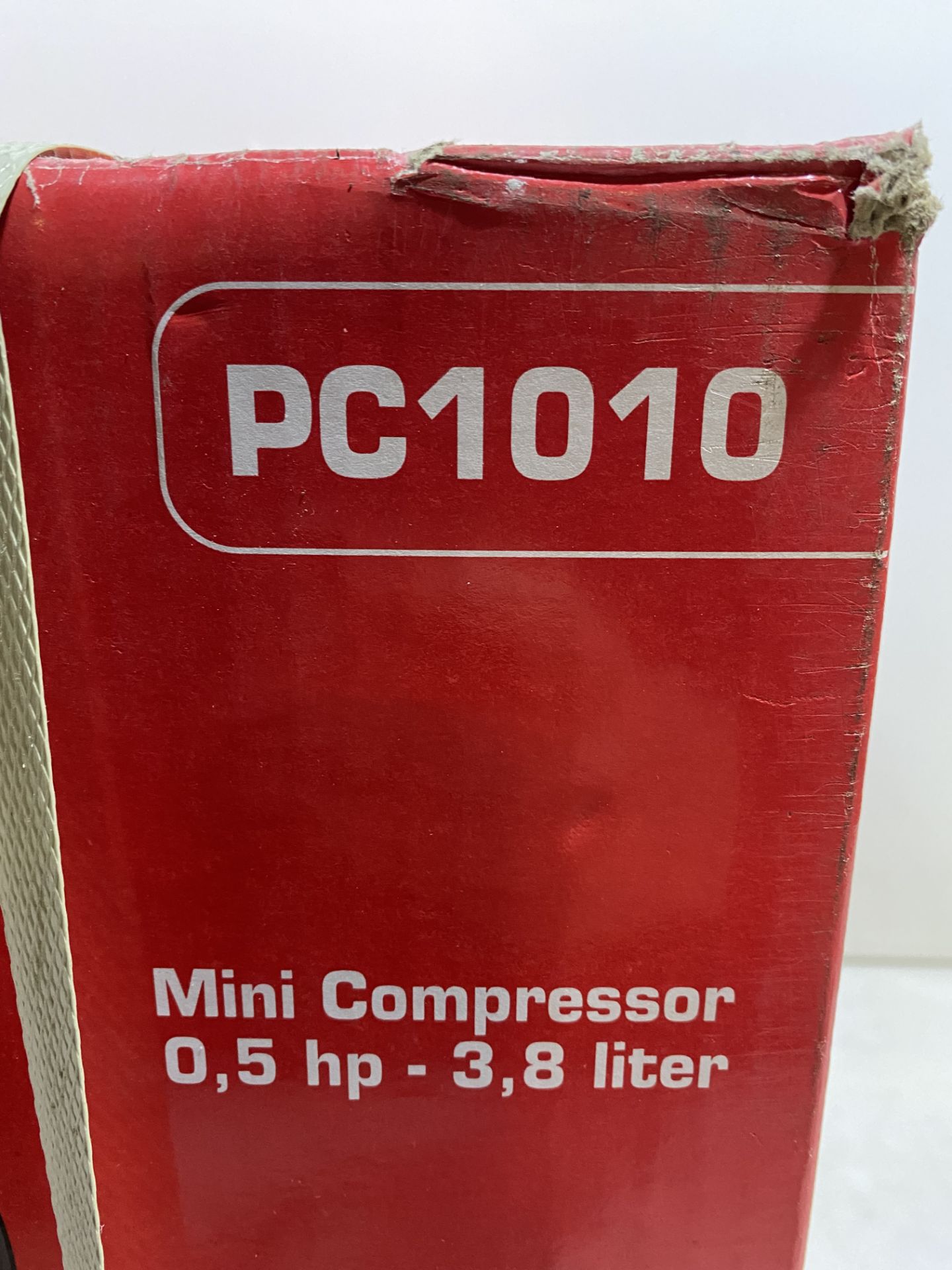 Senco PC1010 Hand Carry Compressor 3.8L 230v 0.5HP | RRP £220 - Image 2 of 3