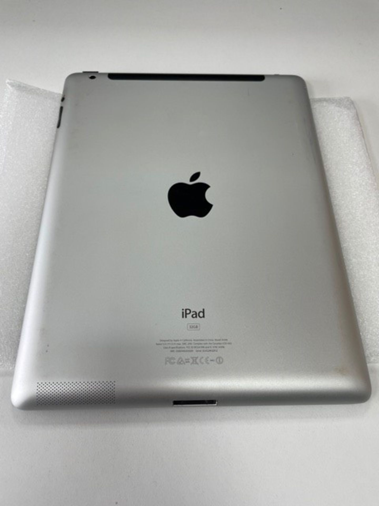 Used Apple iPad G2 Tablet | 32GB | DLXG29EGDFJ2 - Image 3 of 4