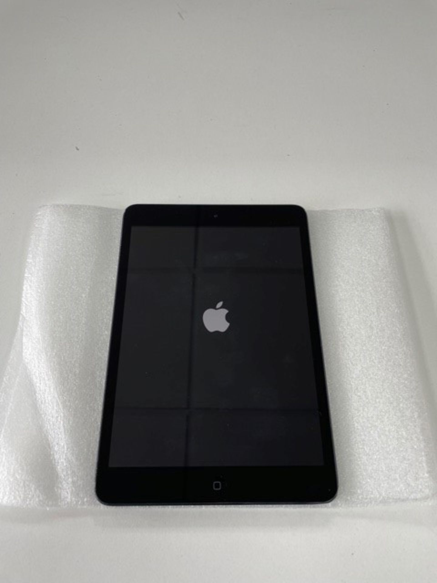 Used Apple iPad Mini Tablet | 16GB | F4KKFHL1F193 - Image 3 of 5