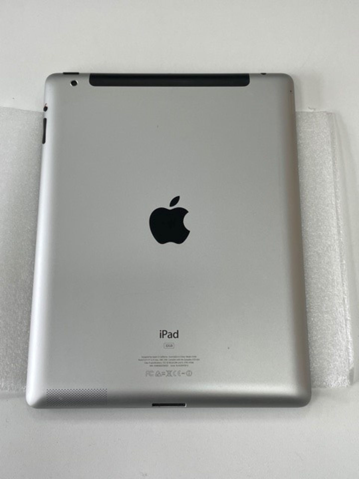 Used Apple iPad G2 Tablet | 32GB | DLXG2D9TDFJ2 - Image 2 of 3