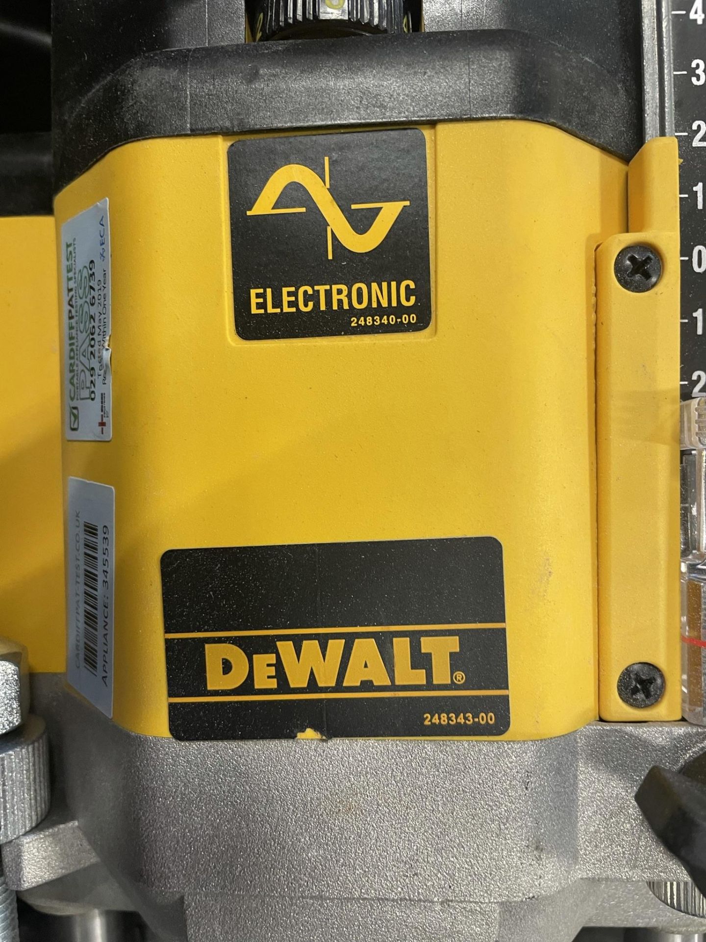 Dewalt DW625E Variable Speed Router in Case - Image 3 of 4