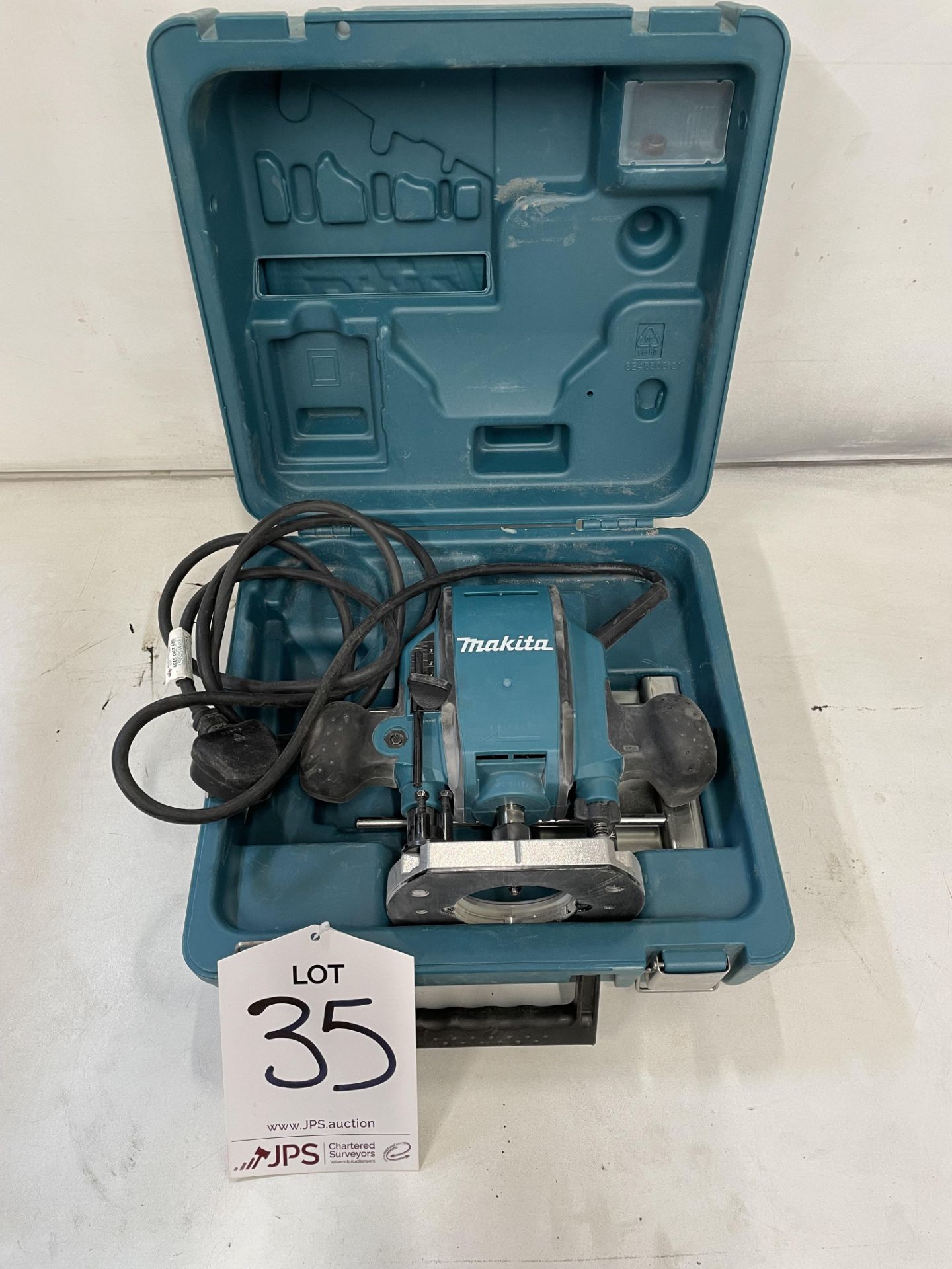 Makita RP0900 Electric Plunge Router 240V w/ Case - Image 2 of 6