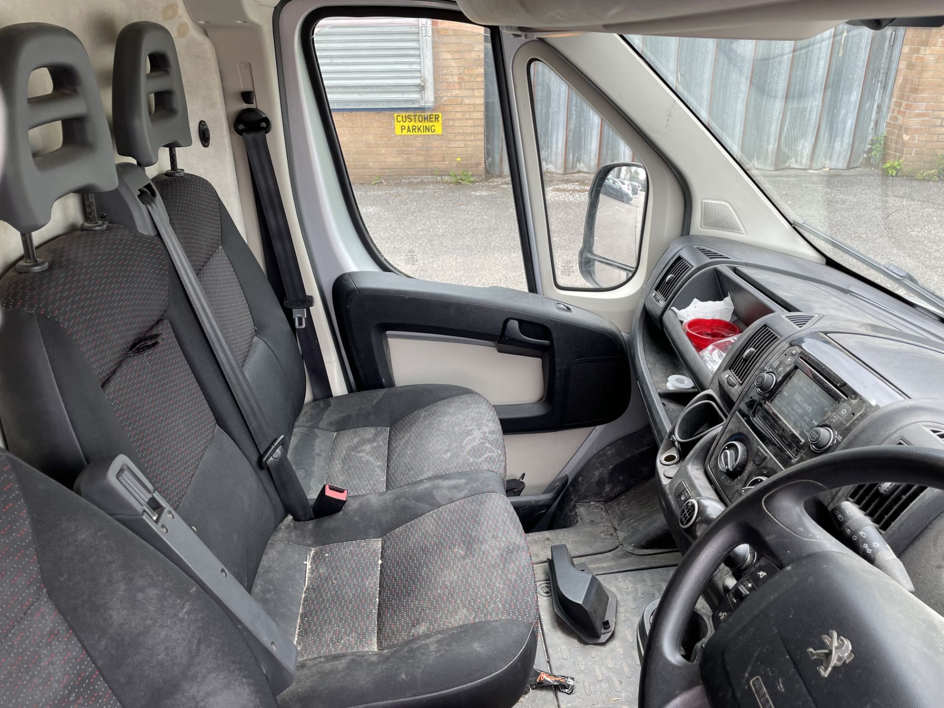 Peugeot Boxer 335 Pro L3H2 Blue H Panel Van | Reg: LN17 YVD | 77,277 Miles - Image 11 of 15