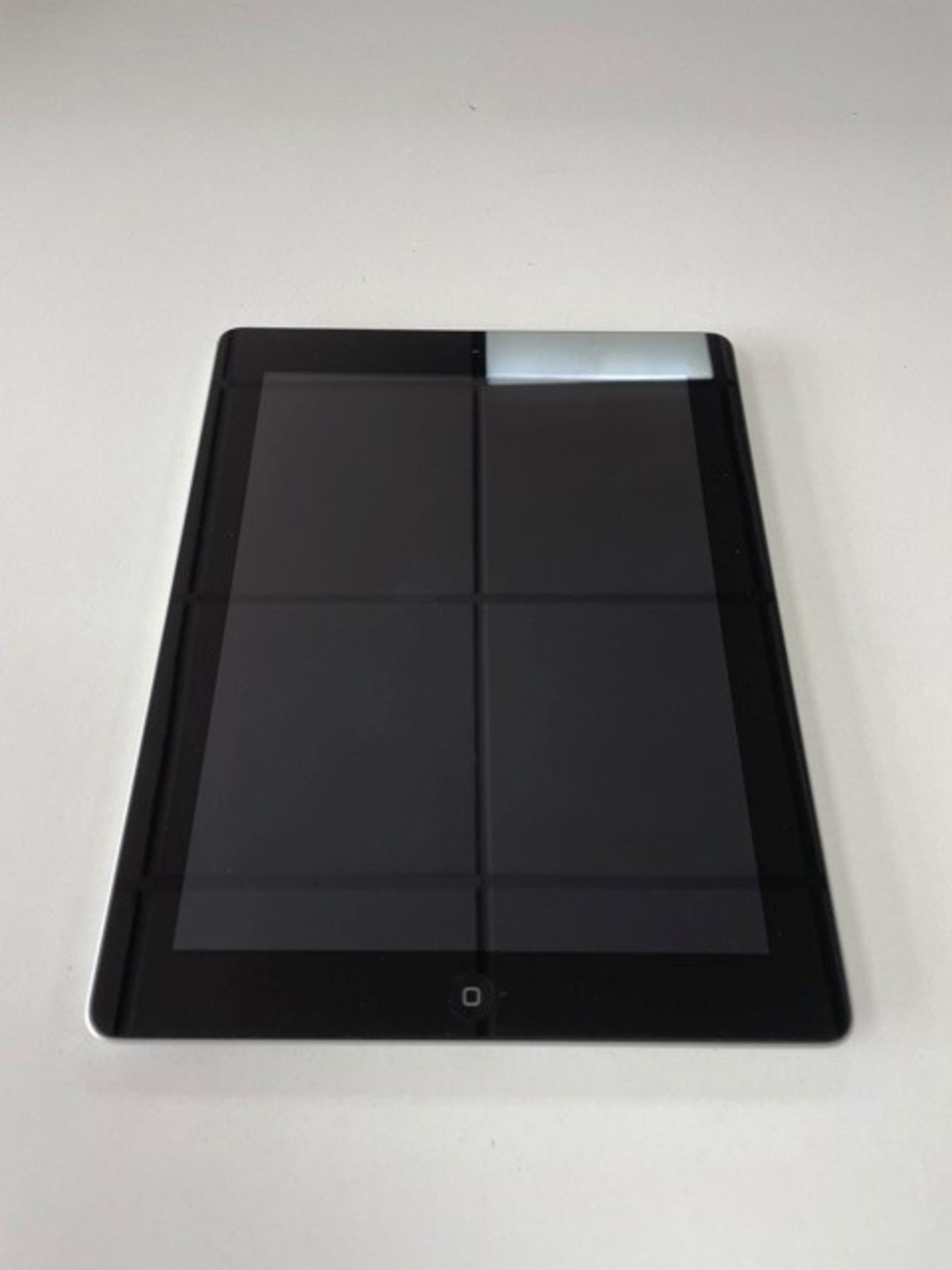 Used Apple iPad 4th Gen Media Tablet | 32GB | DMPJRV83F18W