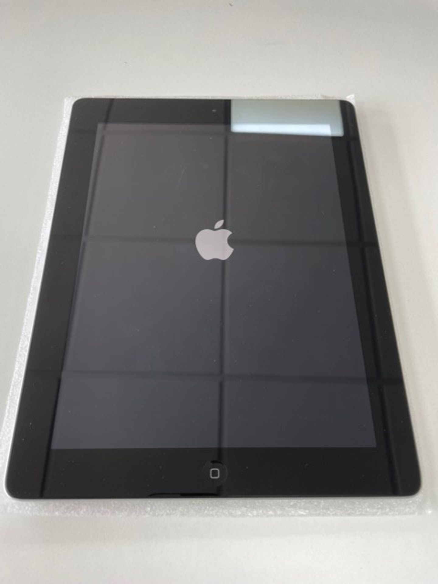 Used Apple iPad 4th Gen Media Tablet | 32GB | DMPJR4CPF18W - Image 2 of 4