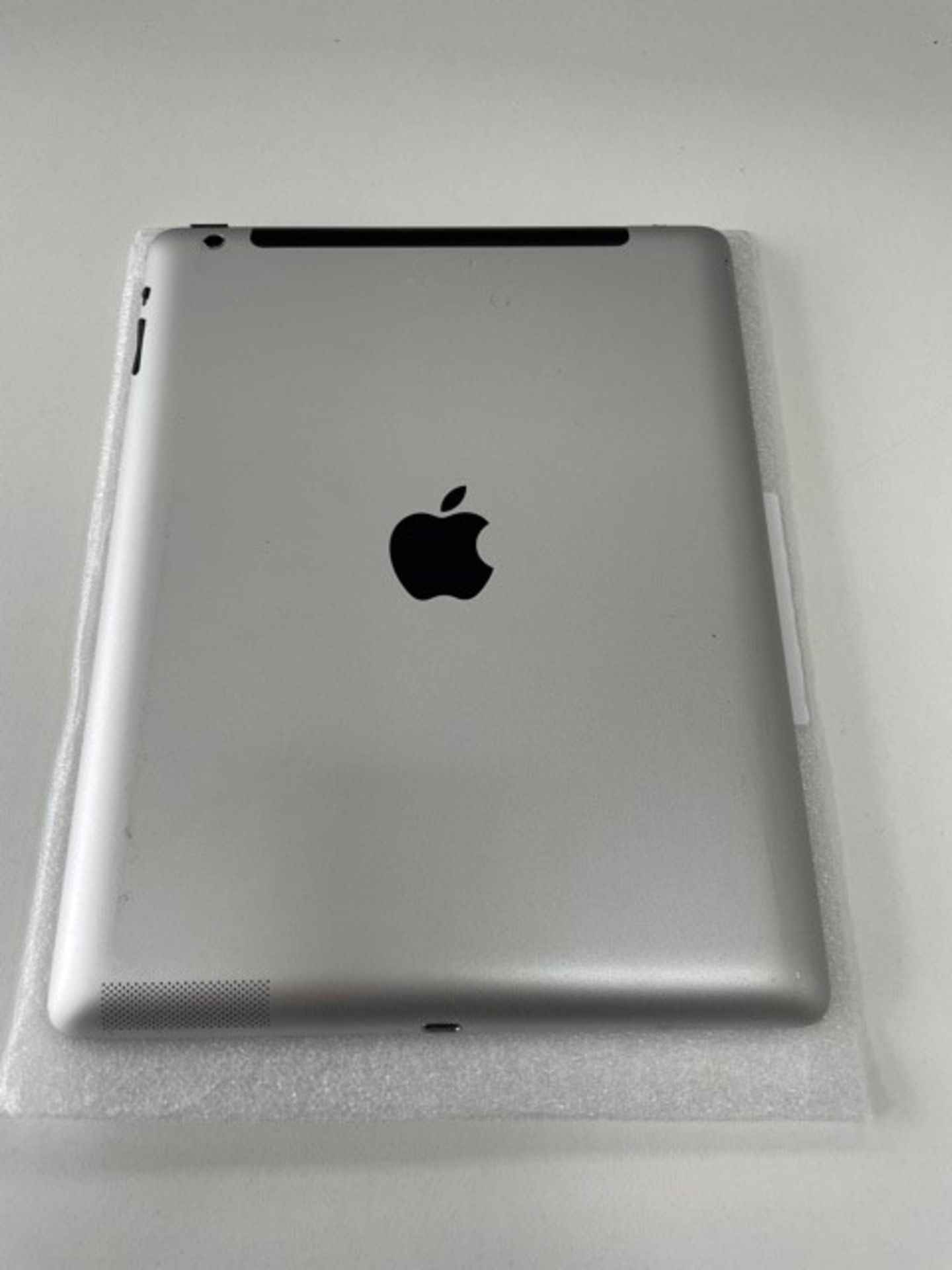 Used Apple iPad G4 Tablet | 16GB | DMPL468LF18P - Image 2 of 4